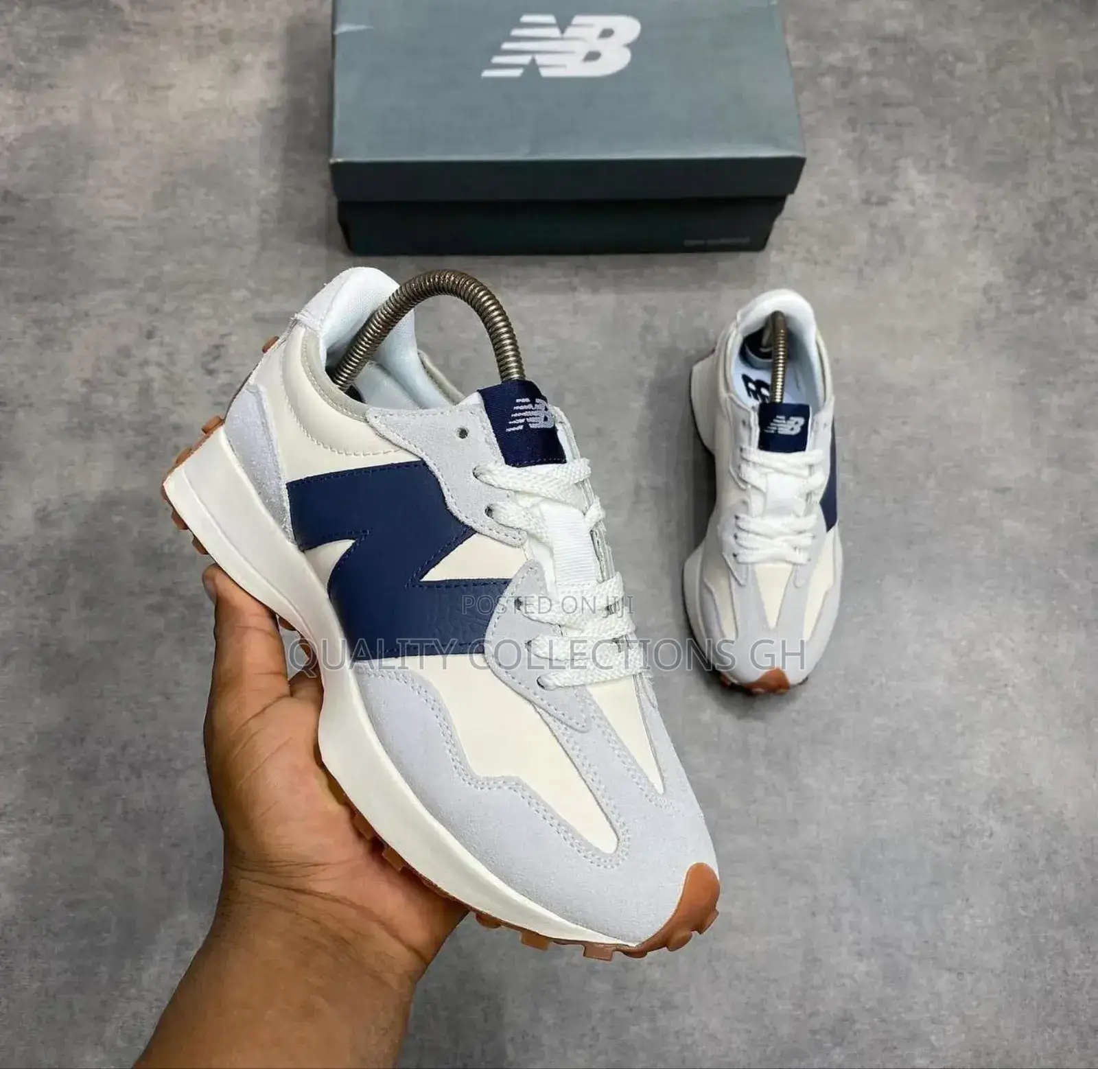New Balance 327 Moonbeam