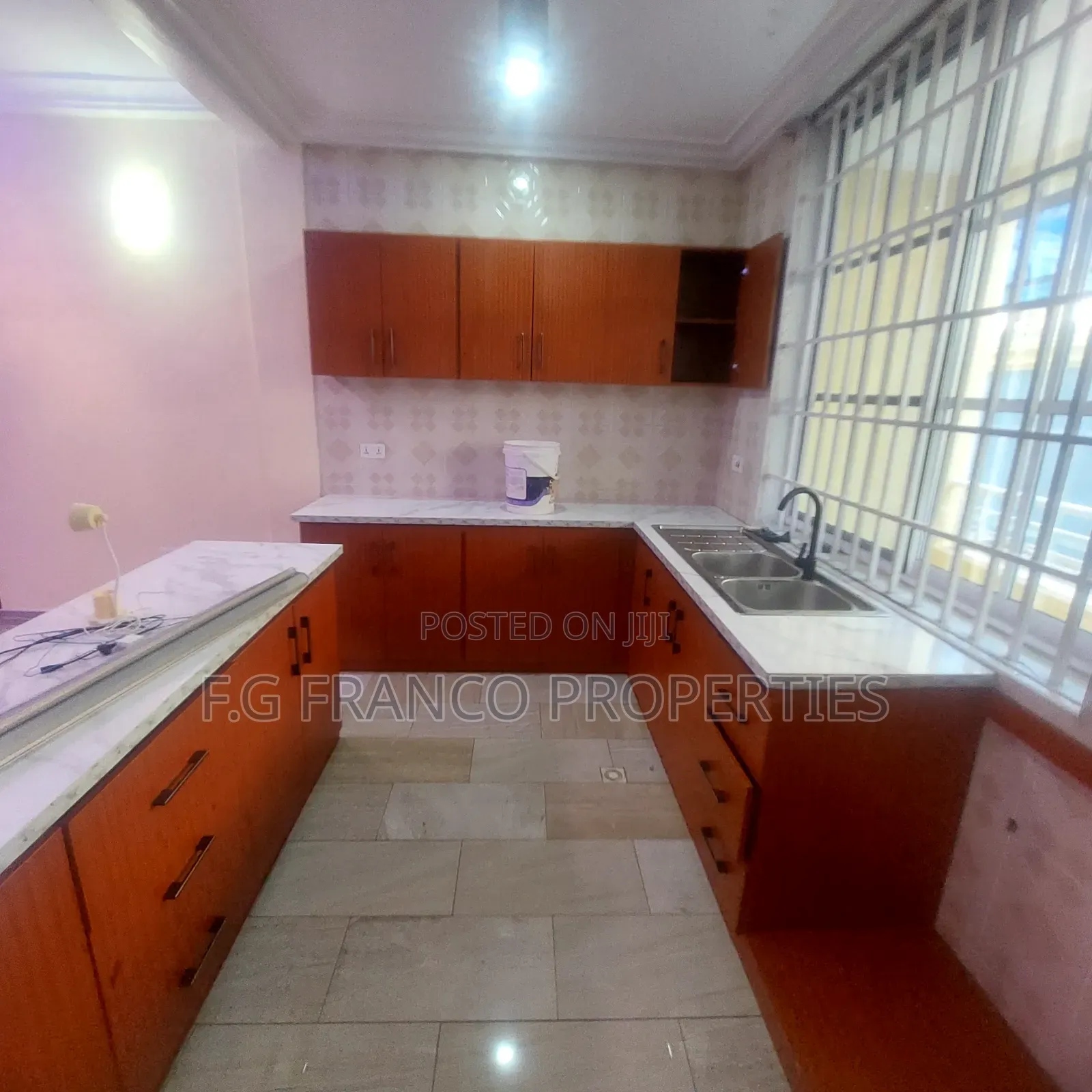 2bdrm Apartment in Kg.Franco Properties, Tema Metropolitan for rent