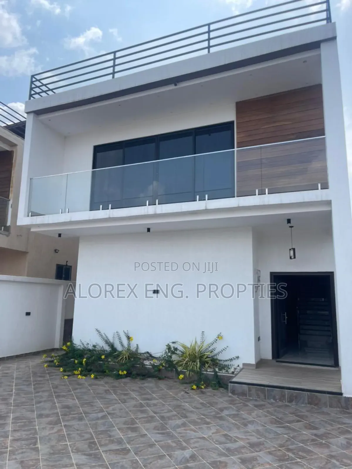 3bdrm Duplex in $250,000, Haatso for sale