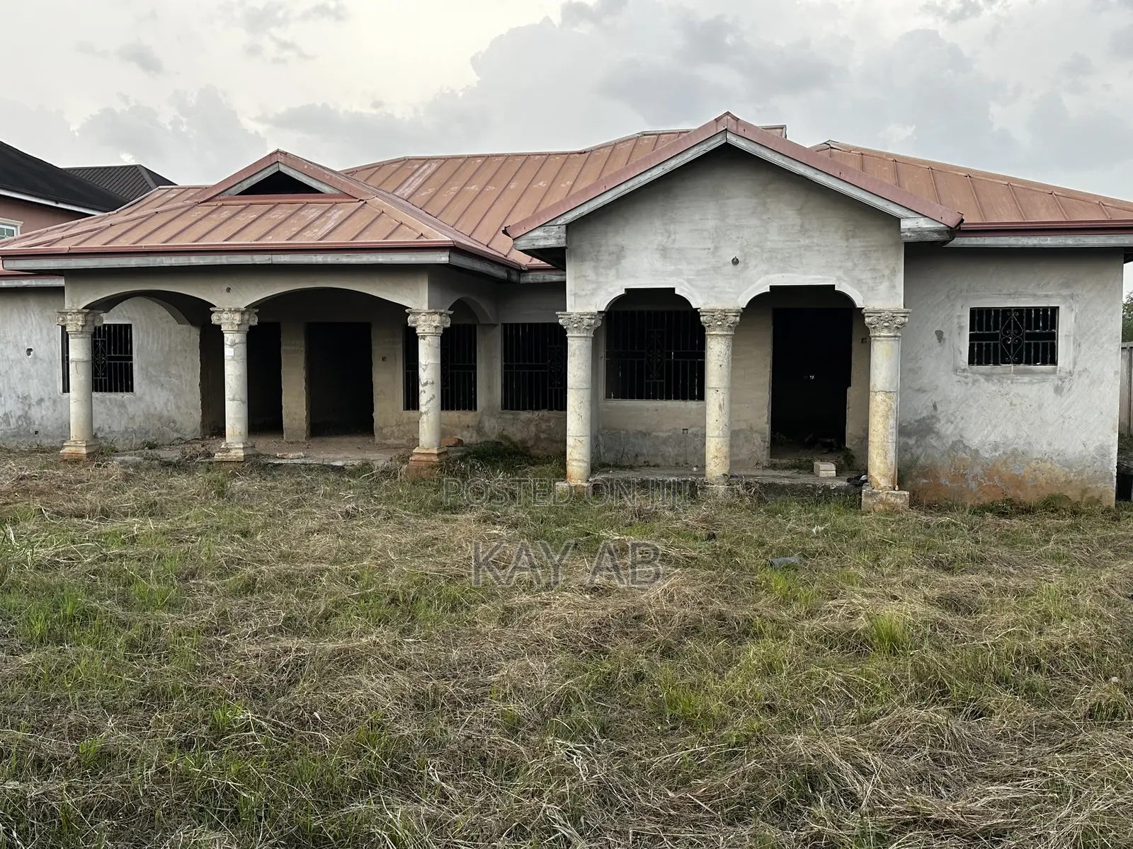 6bdrm House in Ahenema Kokoben, Kumasi Metropolitan for sale