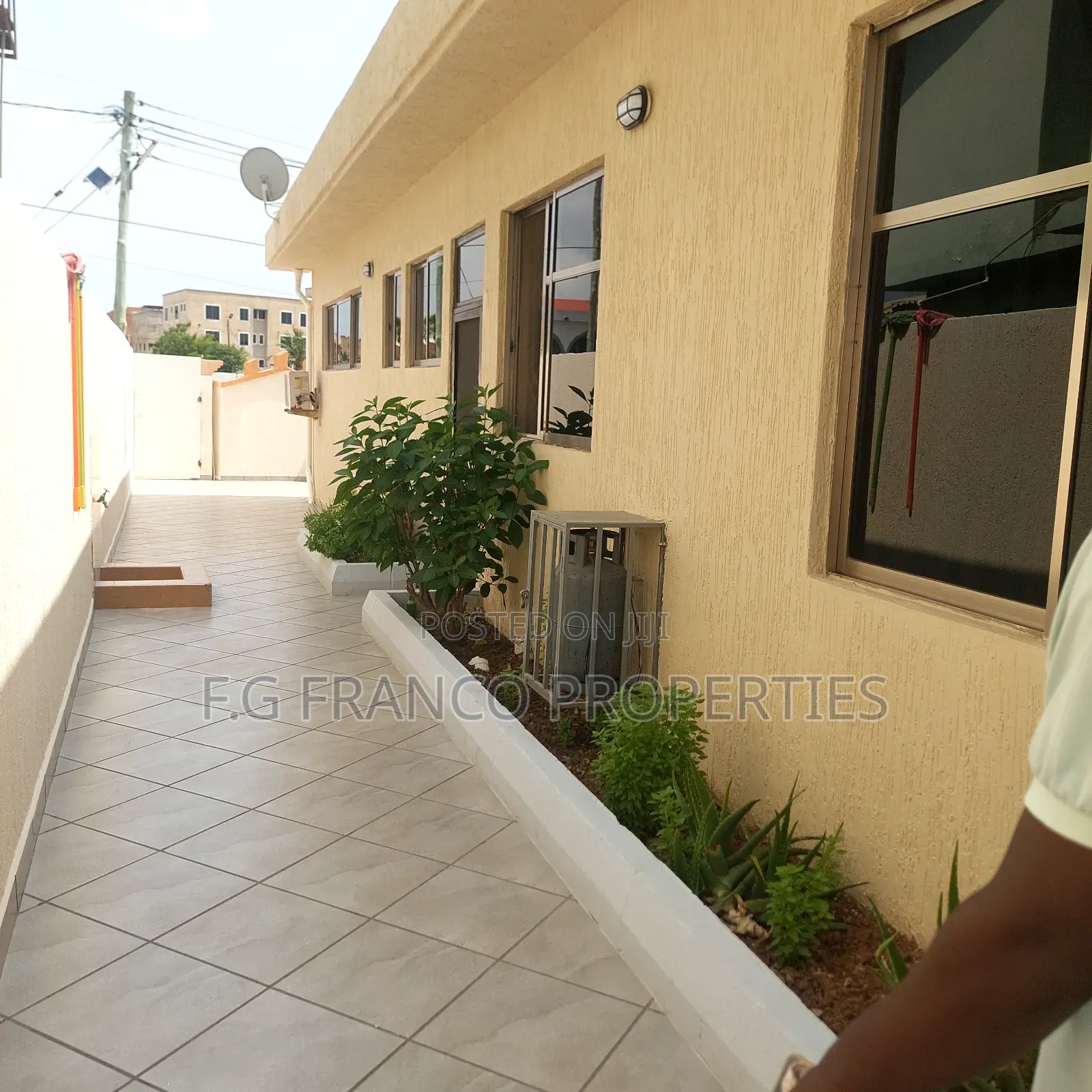 Furnished 3bdrm Apartment in Kg Franco Properties, Spintex for rent