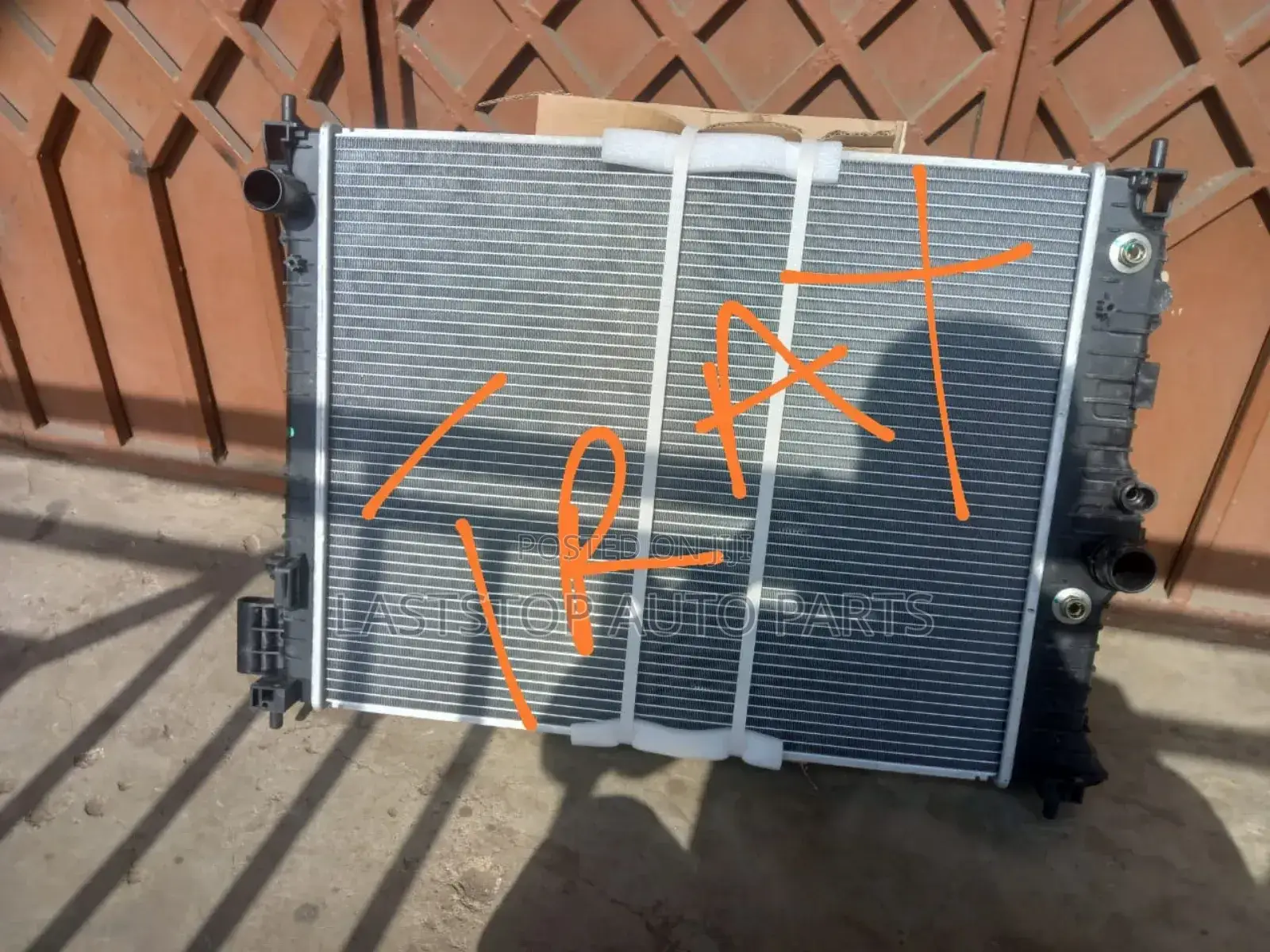 Chevrolet Trax / Buick Encore Radiator [Water Tanks]