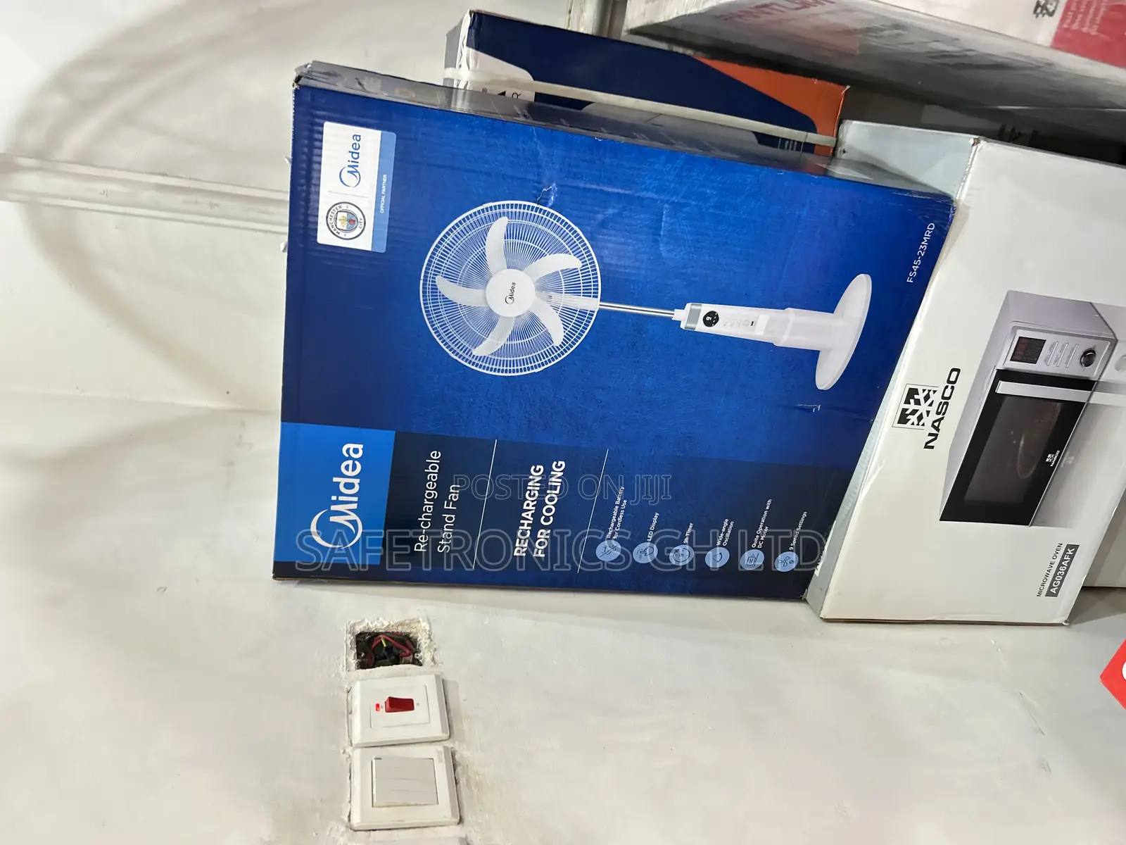 Secure Unique Midea Electric White 18” Rechargeable Fan
