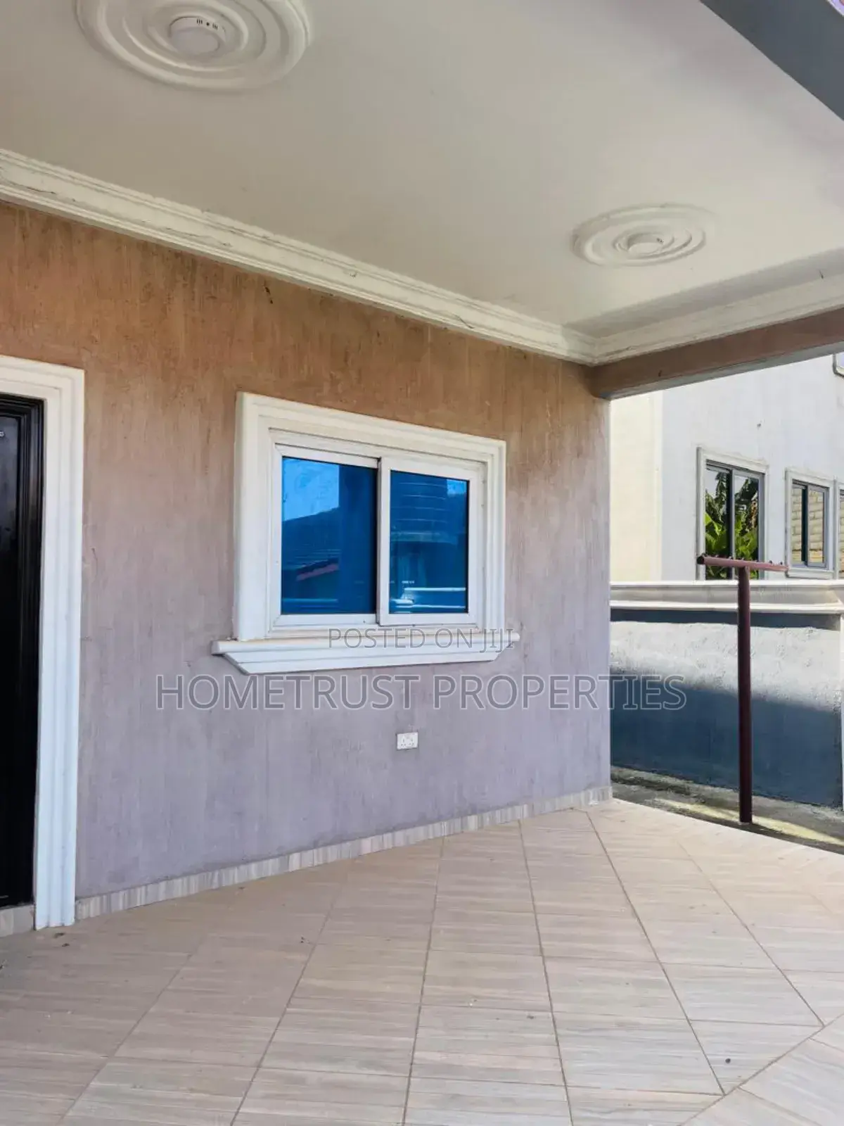 5bdrm House in Hometrust Properties, Achimota for sale