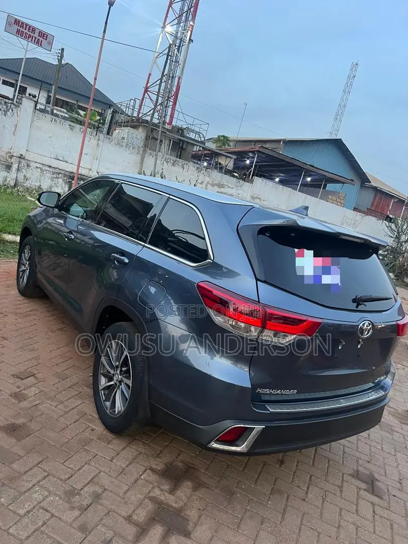 Toyota Highlander 2019 Blue