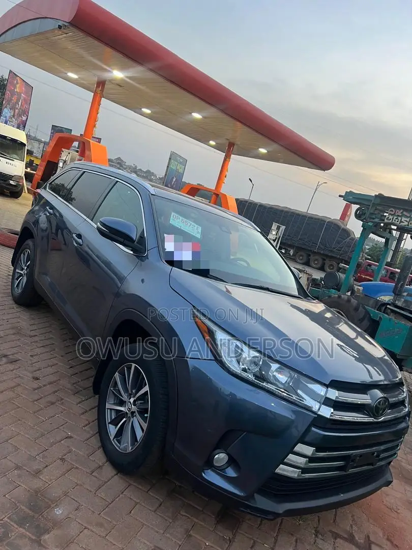 Toyota Highlander 2019 Blue