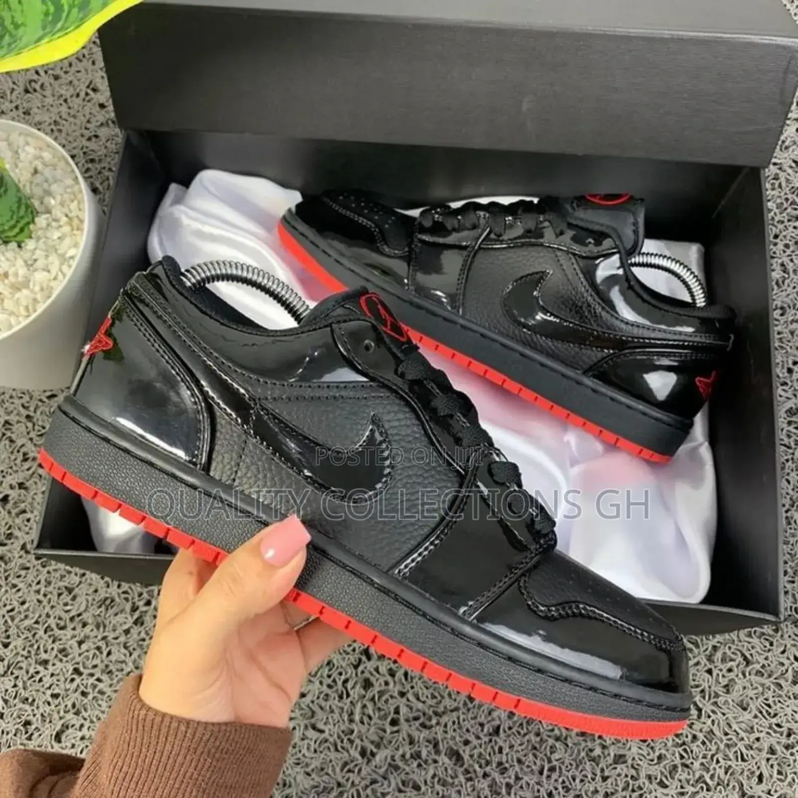 Jordan 1 Low Black With Red Sole
