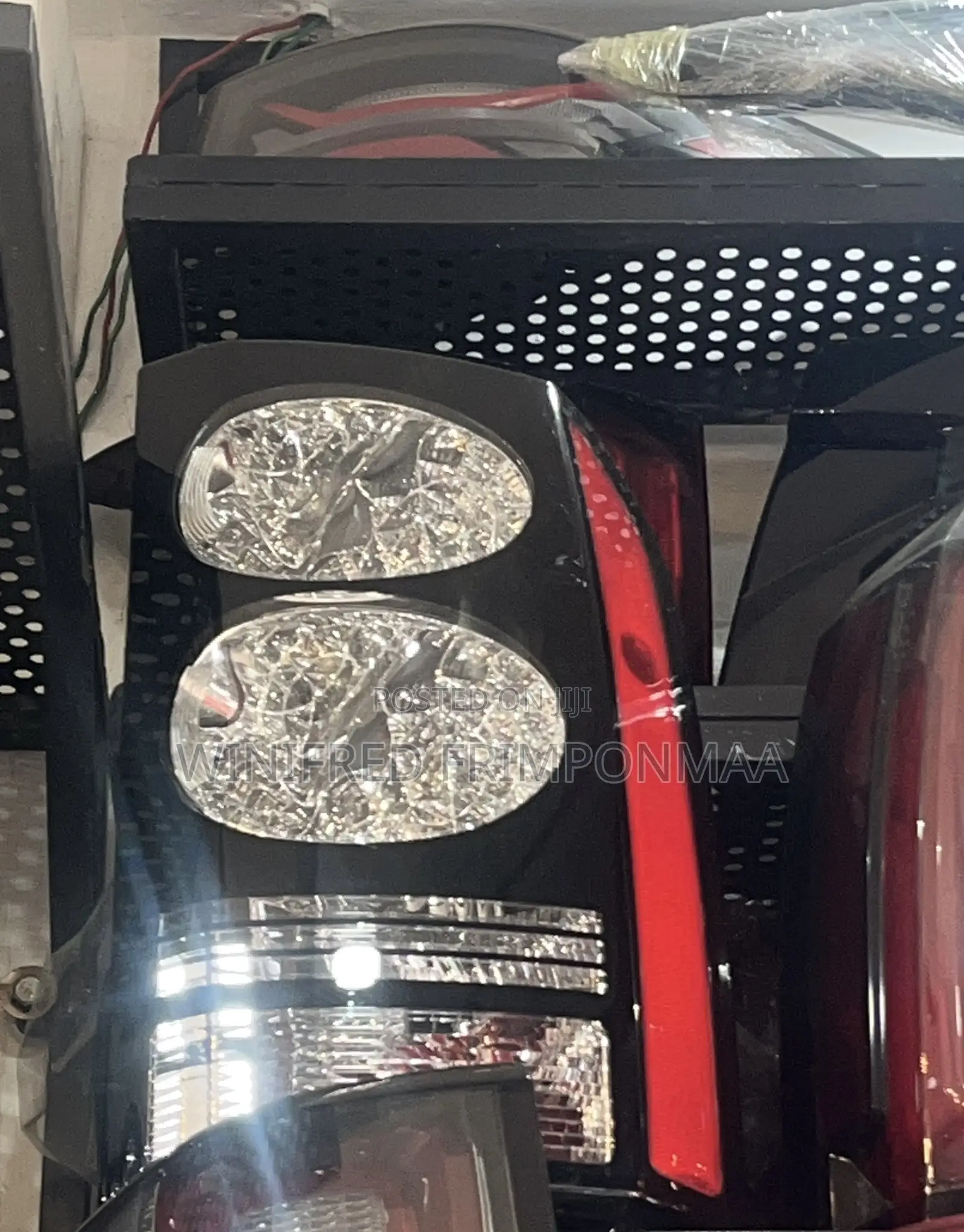 Land Rover Discovery Tail Light