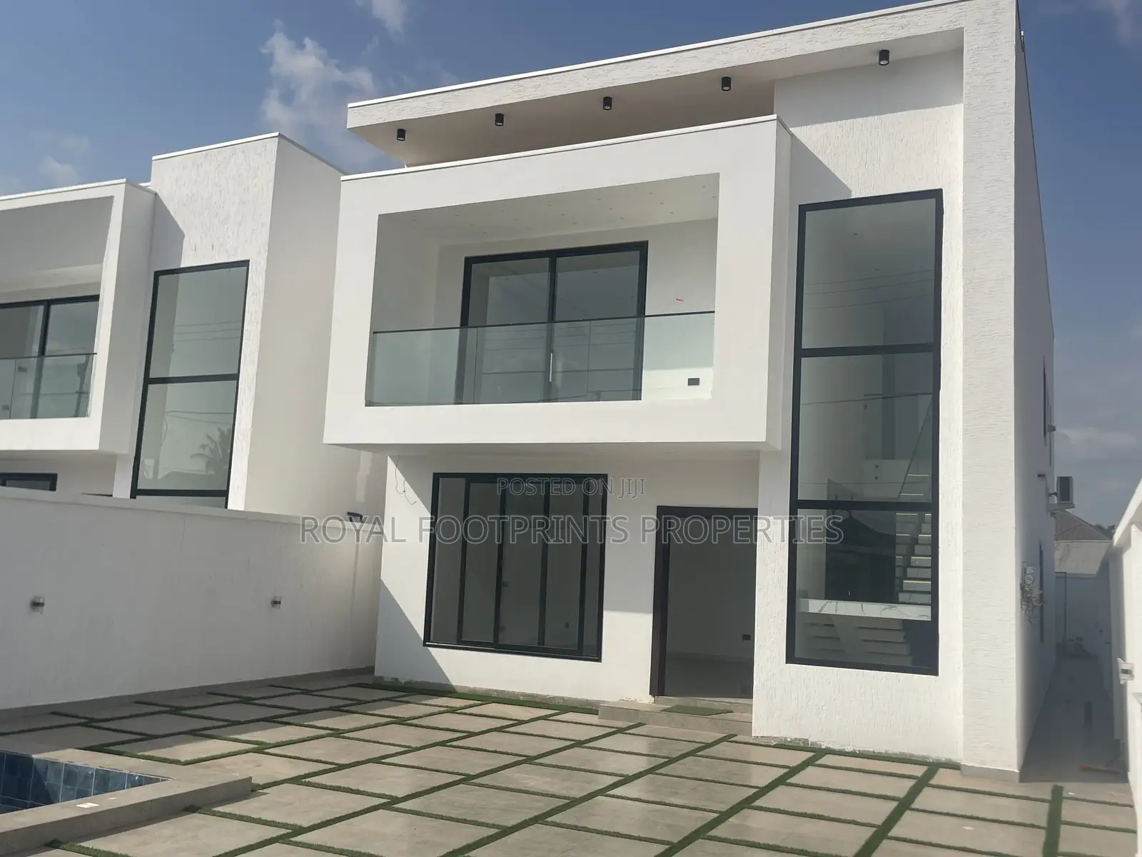 4bdrm House in Luxelooks Properties, Ashaley Botwe for sale