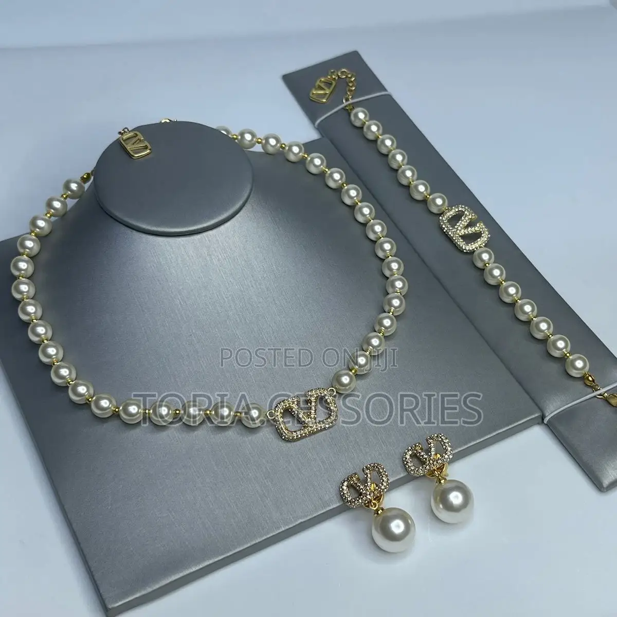Pearls Necklace