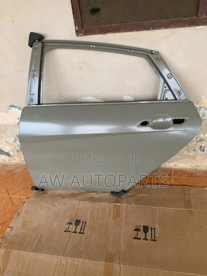 Hyundai Elantra 2021-2023 Doors