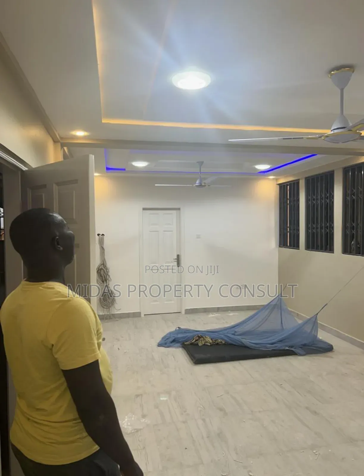 10bdrm House in Prime Tema for sale