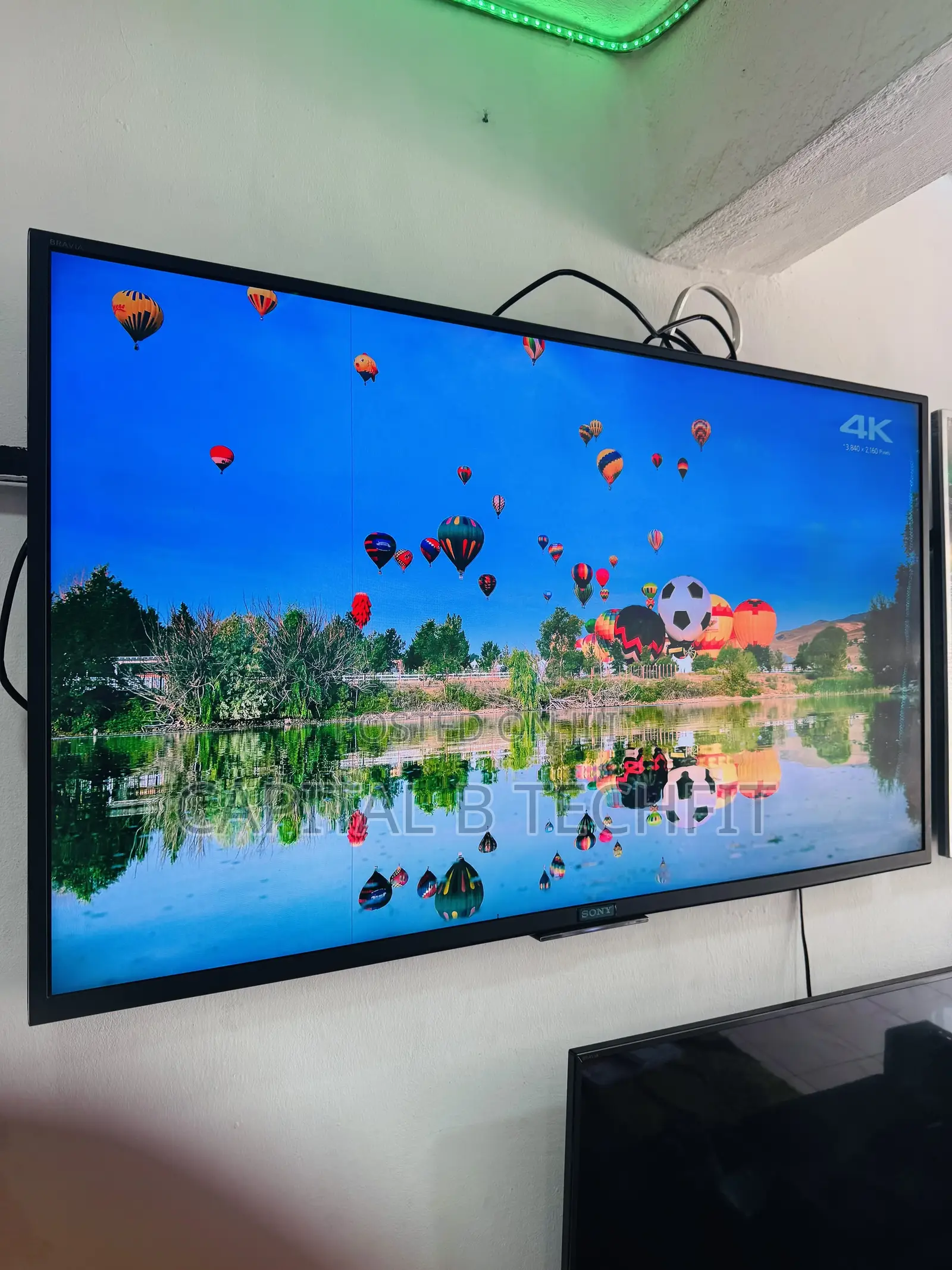 50inches Full Digital Satellite Android Sony TV ( Tiny Line on Screen)