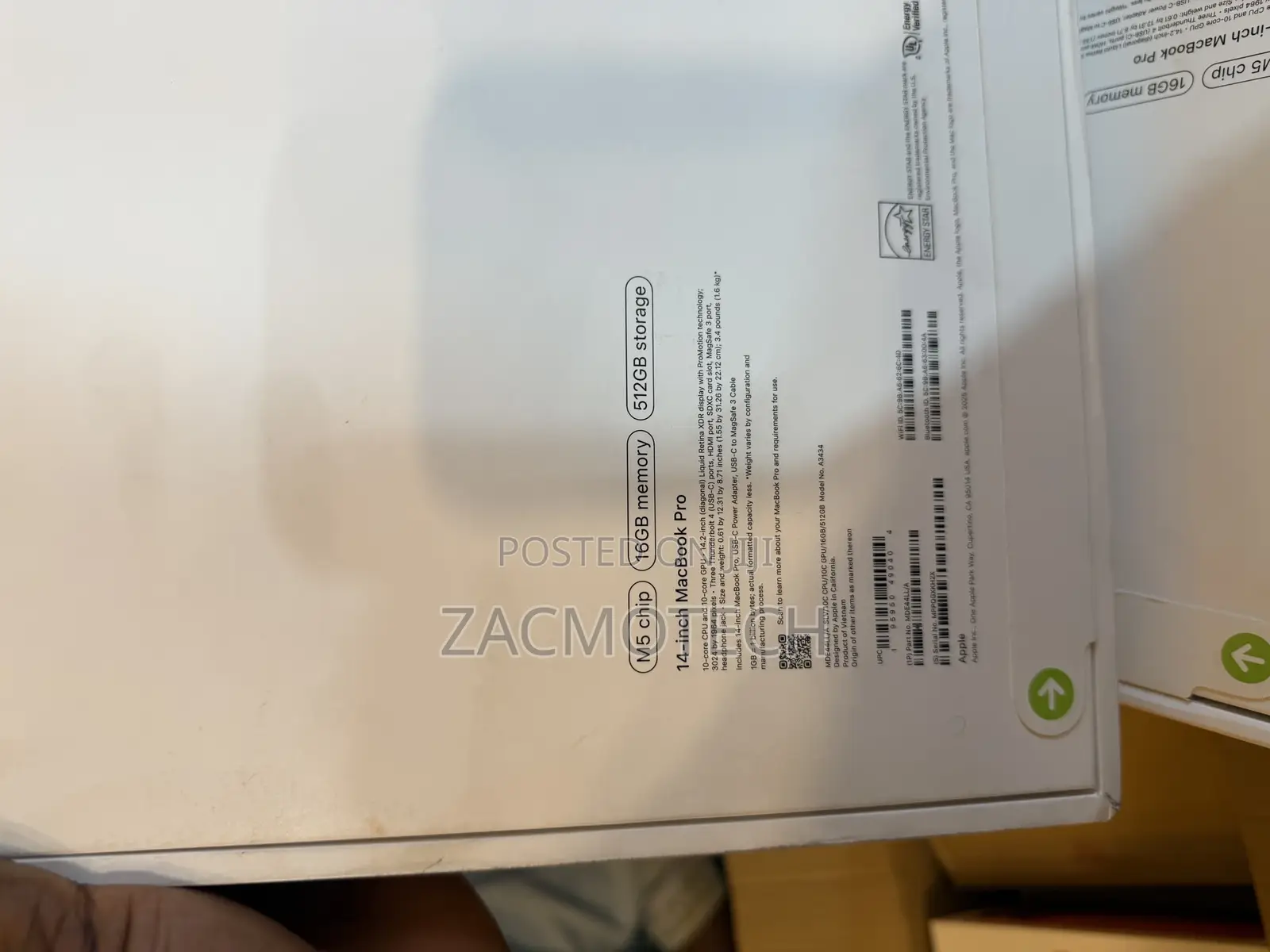 New Laptop Apple Macbook Pro 2025 M5 14-Inch 16GB Apple M5 SSD 512GB