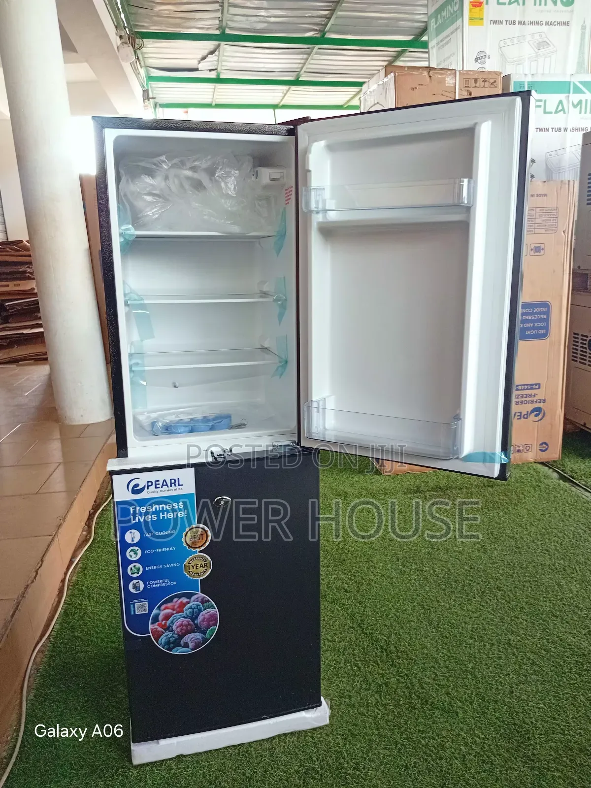 Pearl Compact Refrigerator 102l Capacity