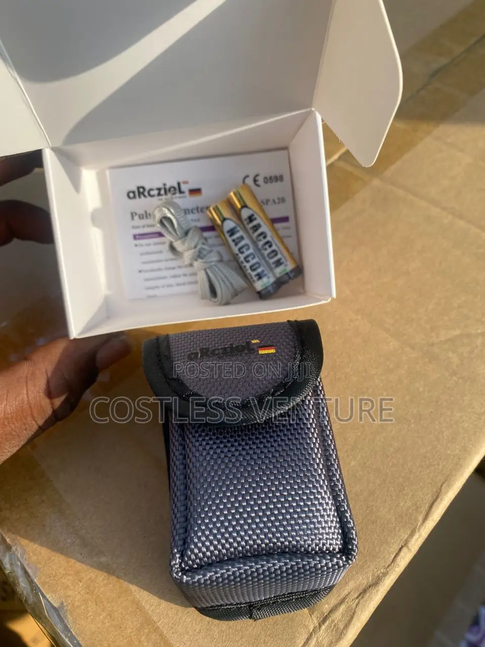 Arcziel Fingertip Pulse Oximeter Black