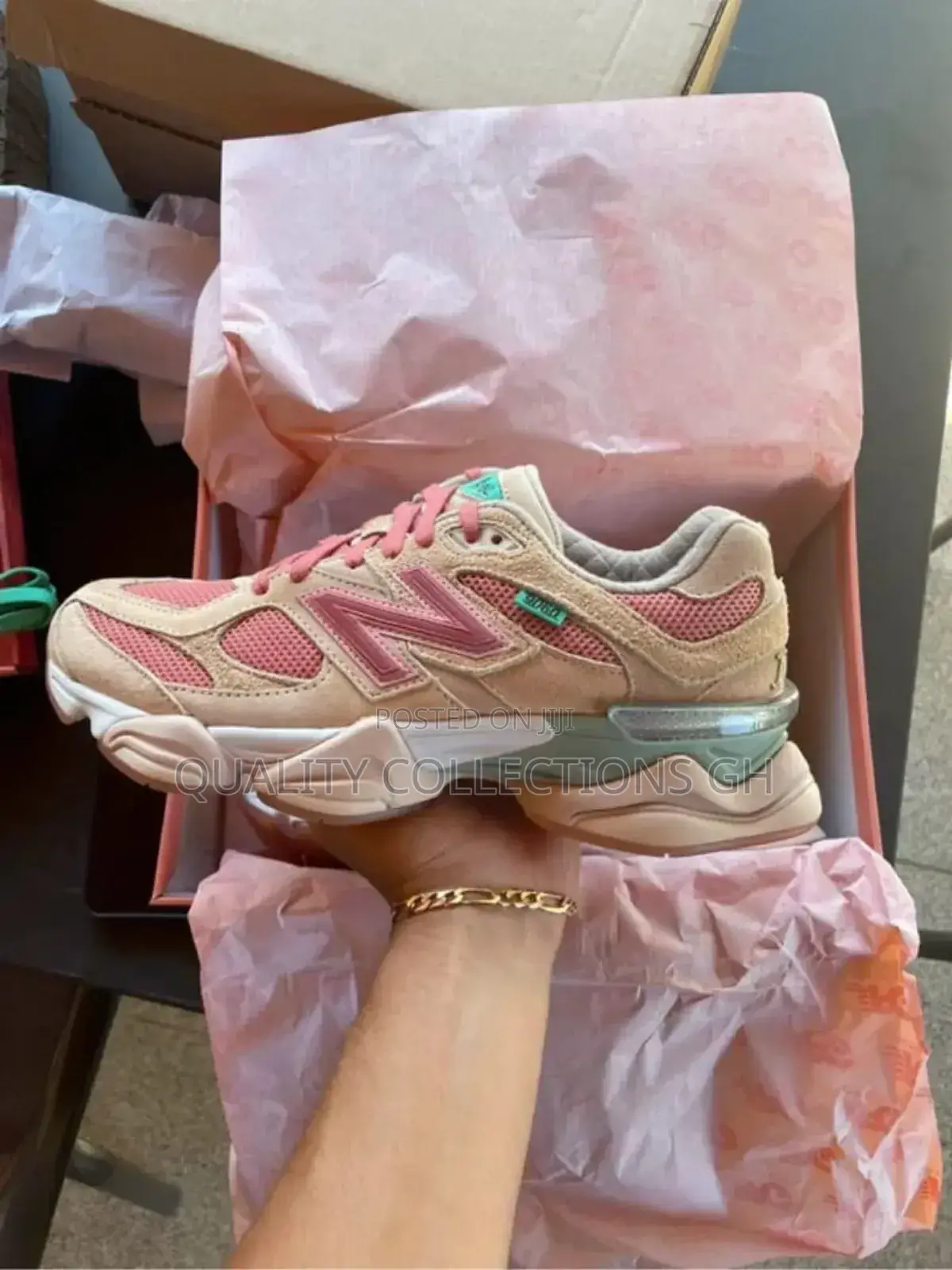 New Balance 1050 Pink