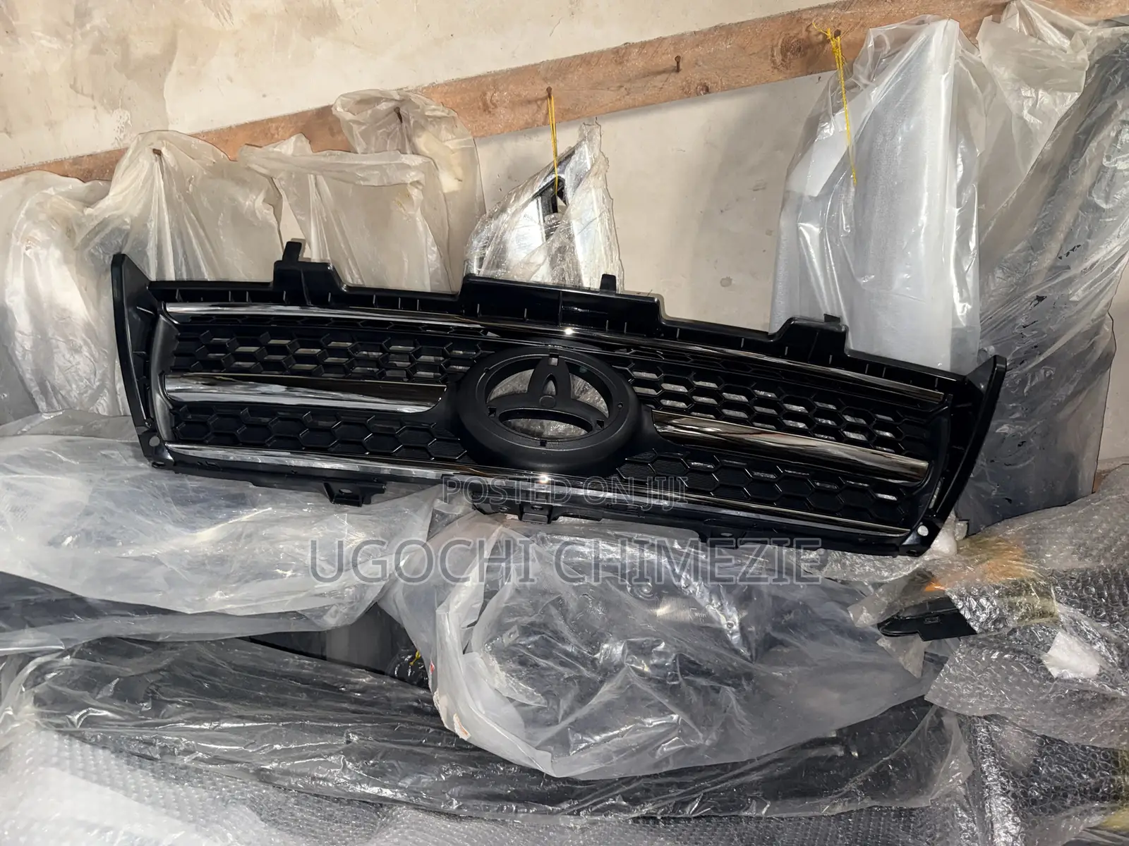 Toyota Rav4 2010/2011/2012 Top Grille