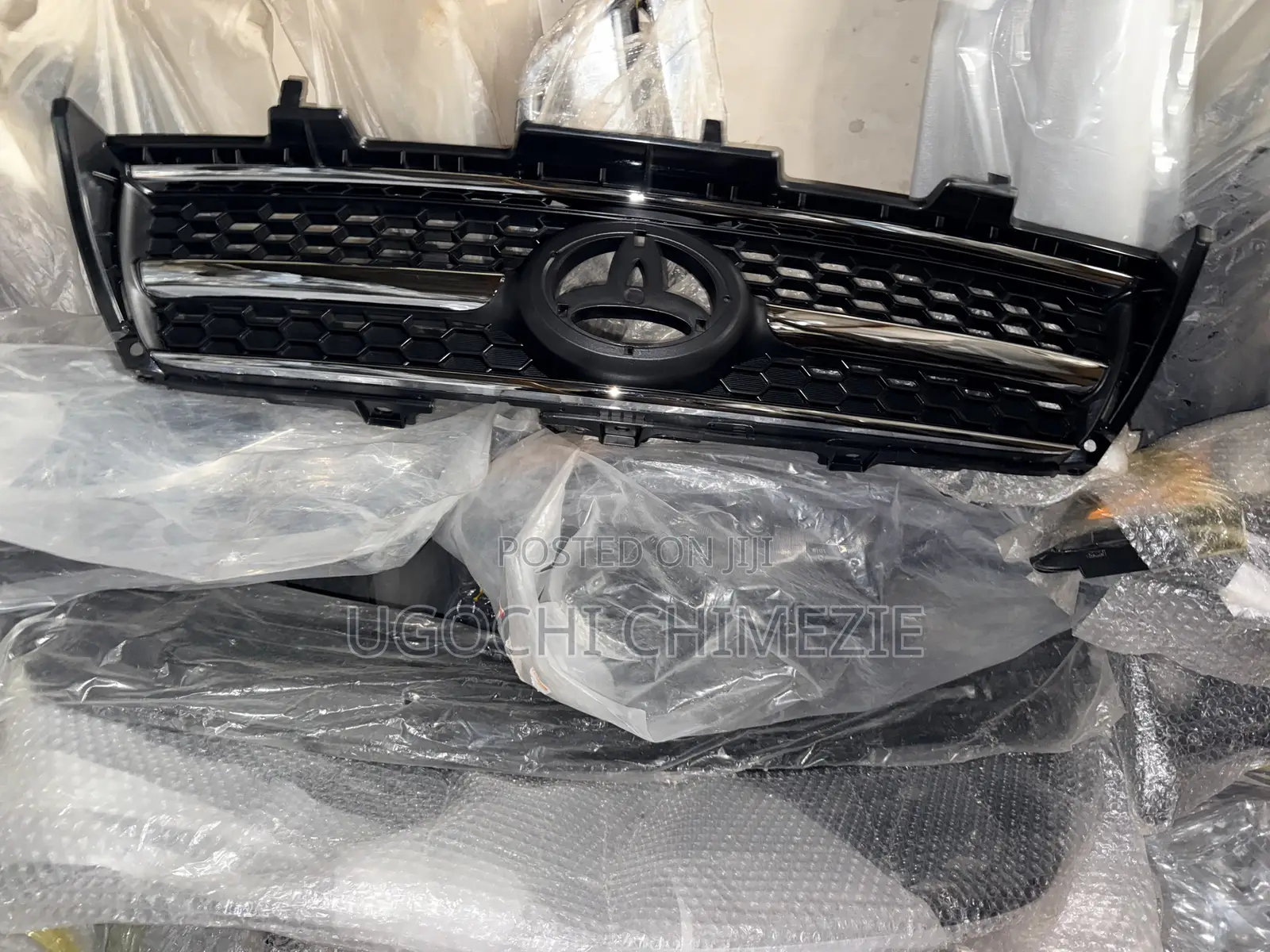 Toyota Rav4 2010/2011/2012 Top Grille