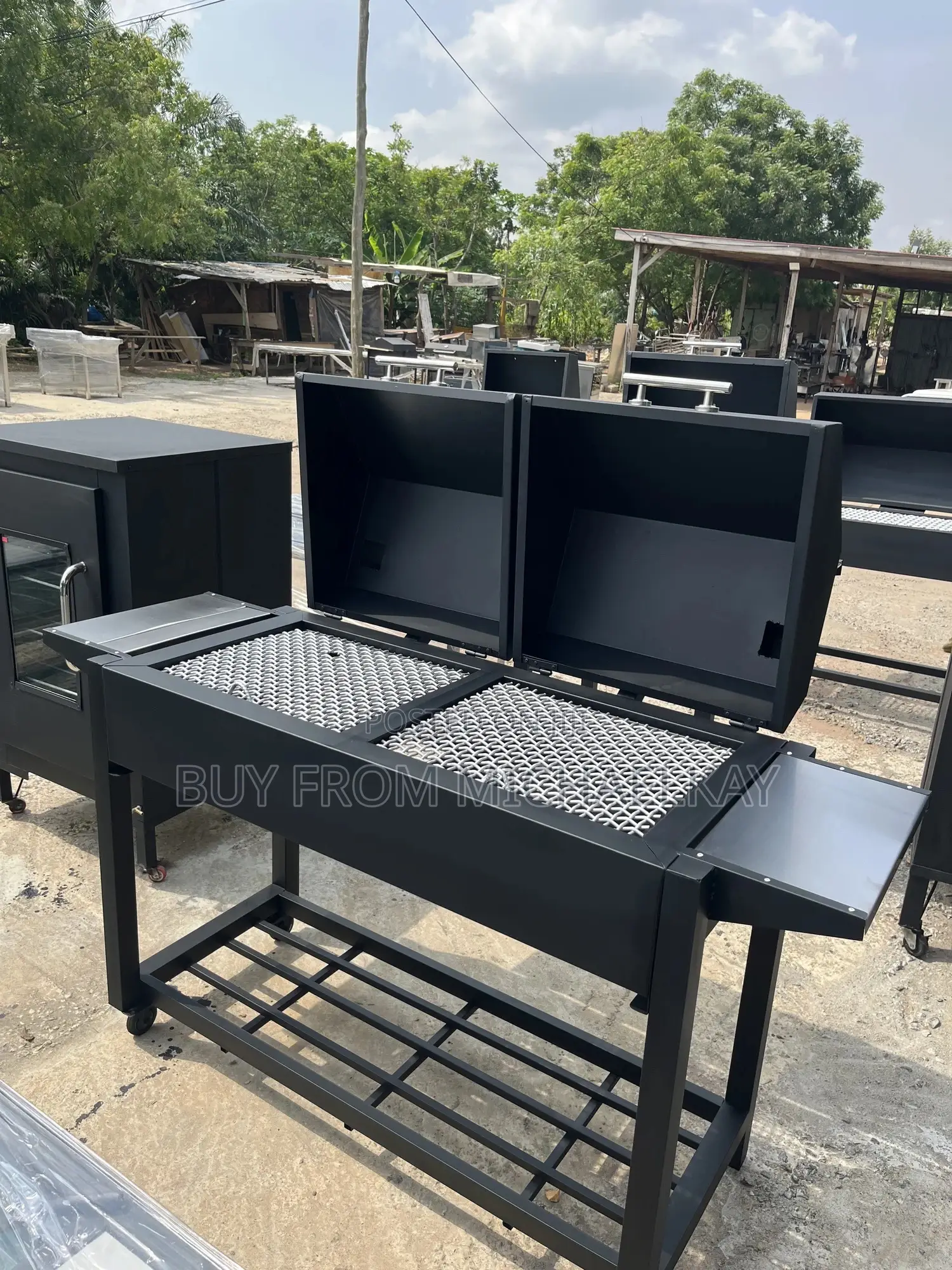 Barbecue Charcoal Grill