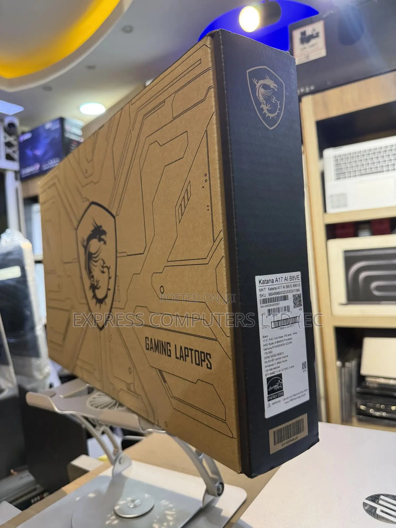 New Laptop MSI Katana 17 32GB AMD Ryzen 9 SSHD (Hybrid) 1T