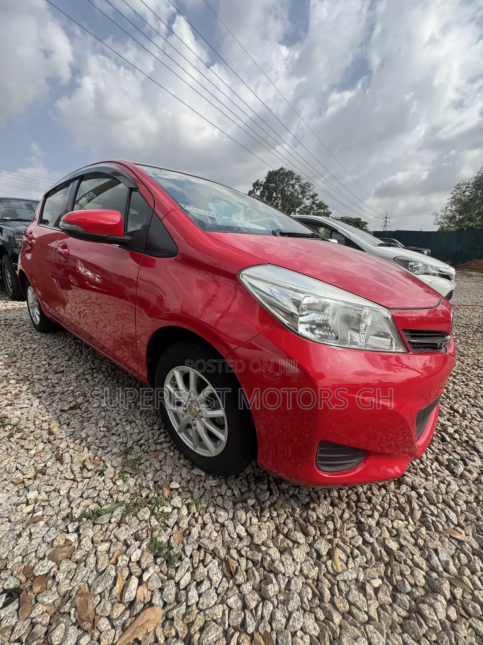 Toyota Vitz 2012 Red