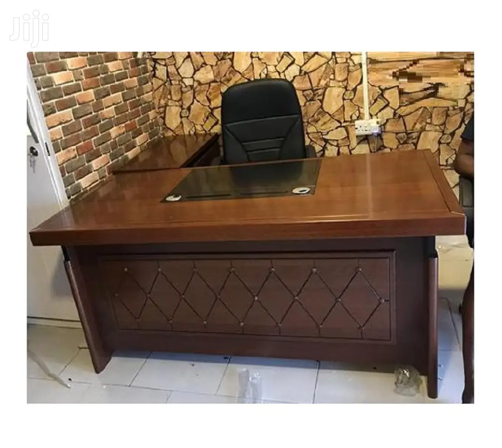 Office Desk 1.6m)