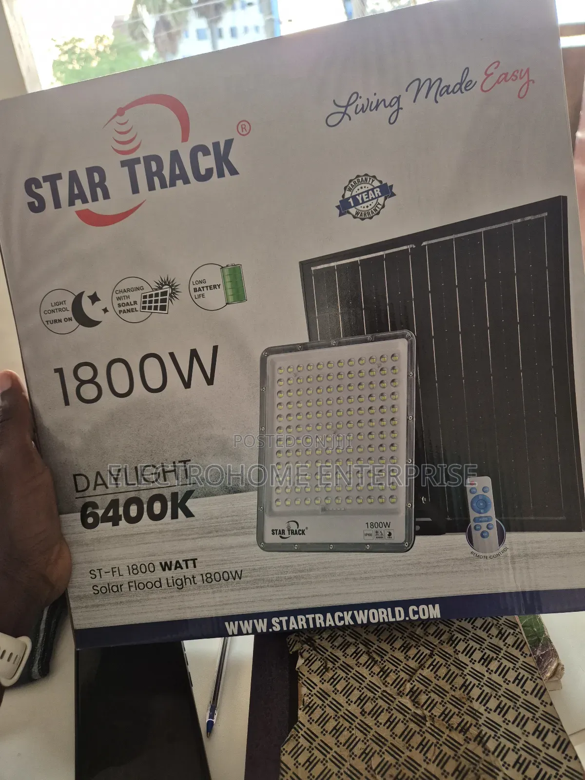 Solar Light With 1800w Available For Homes And Streets