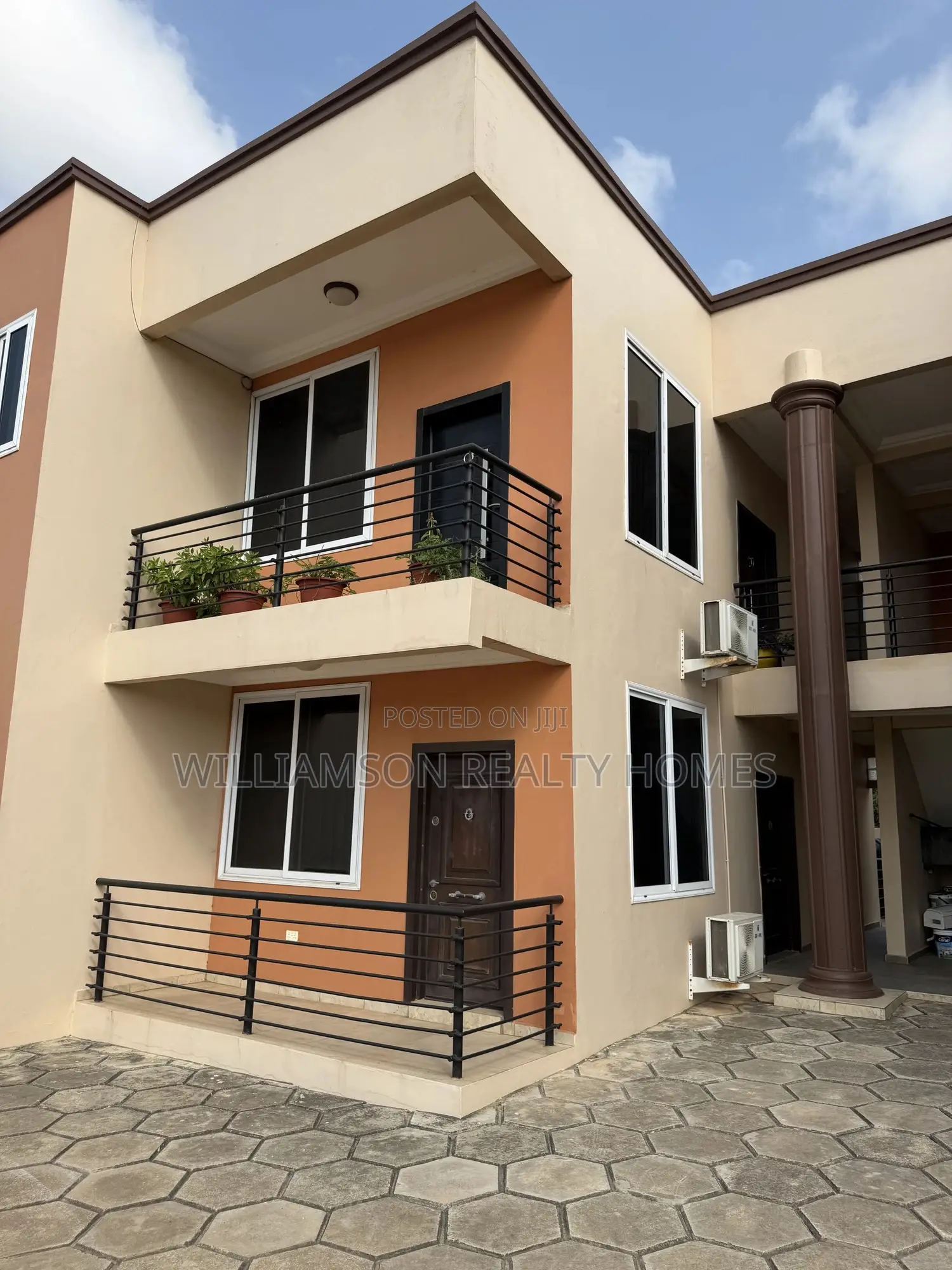 2bdrm Townhouse / Terrace in Community 18 Area, Spintex for rent