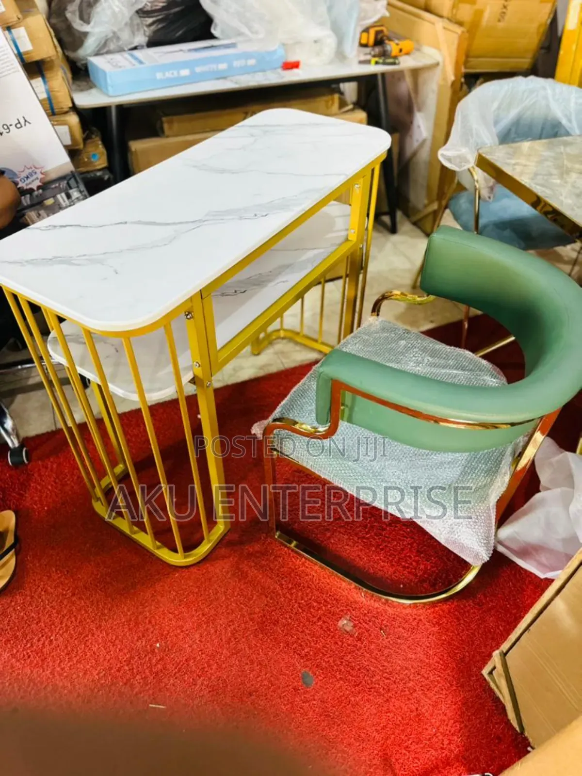 Armrest Luxury Dinning or Saloon Chair
