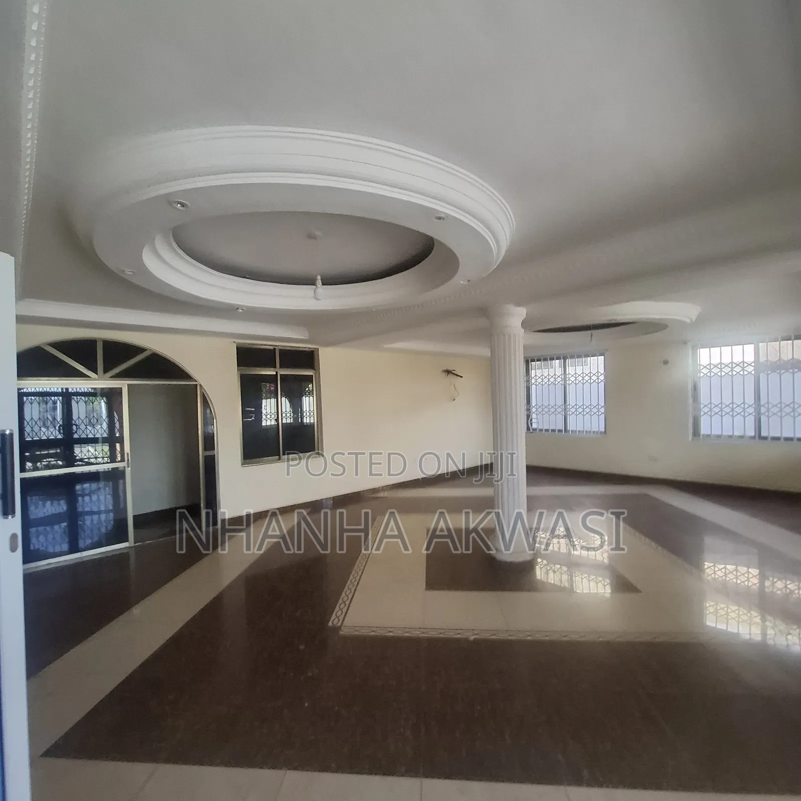 6bdrm House in Community 12, Tema Metropolitan for rent