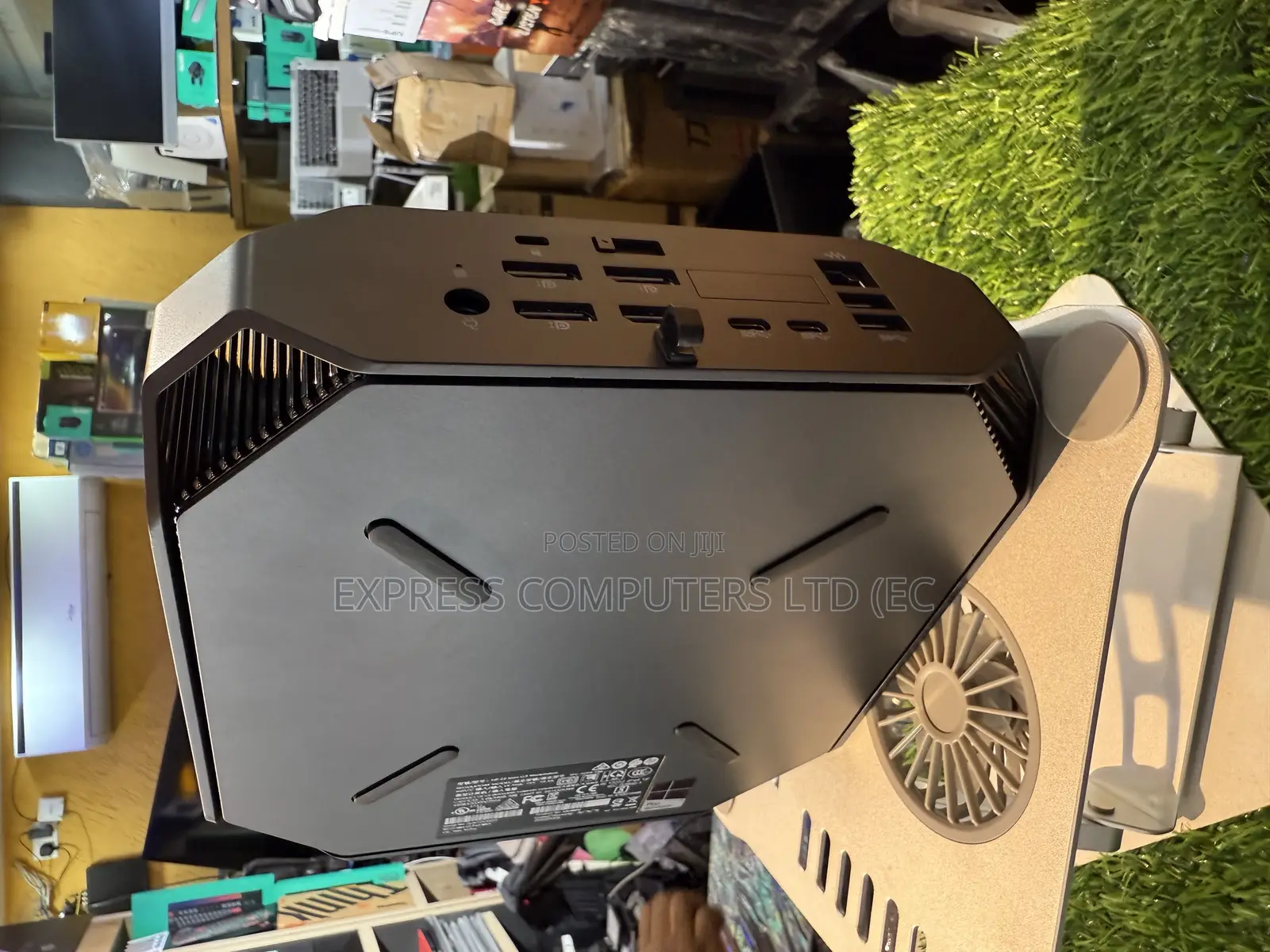 Desktop Computer HP Z2 G4 Mini 24GB Intel Core i7 SSHD (Hybrid) 512GB