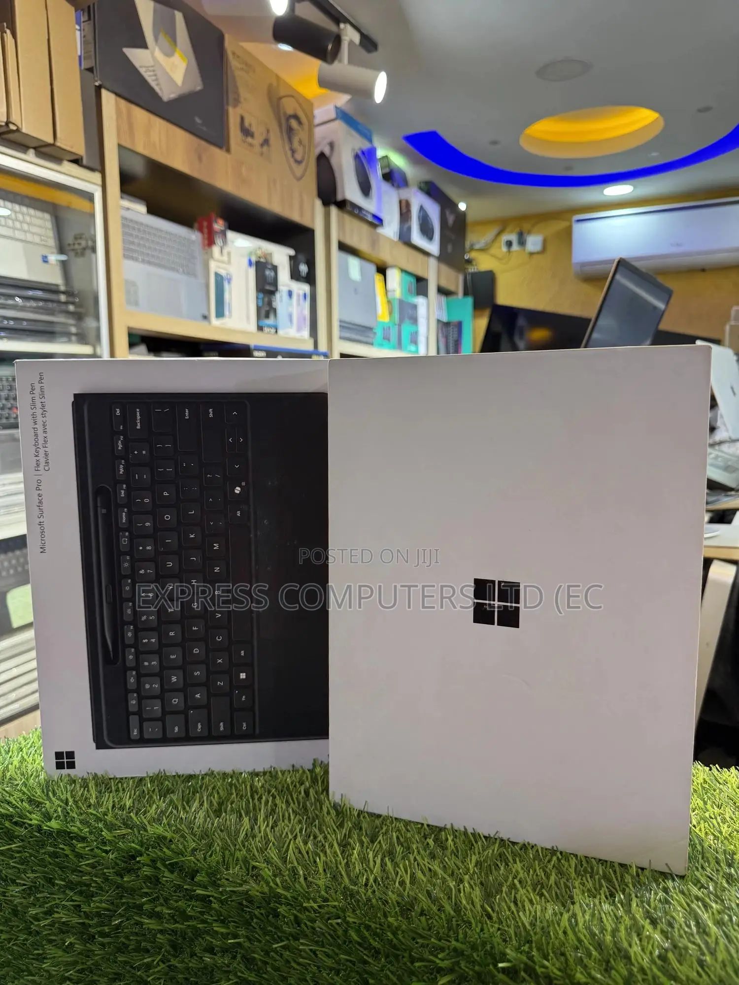 New Laptop Microsoft Surface Pro 11th Edition, a Copilot+ PC 16GB 256GB