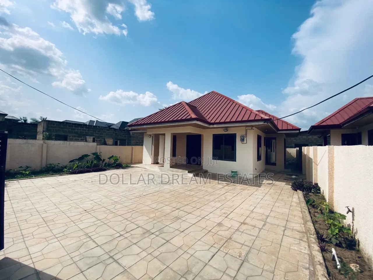 2bdrm House in Old Ashomang for sale