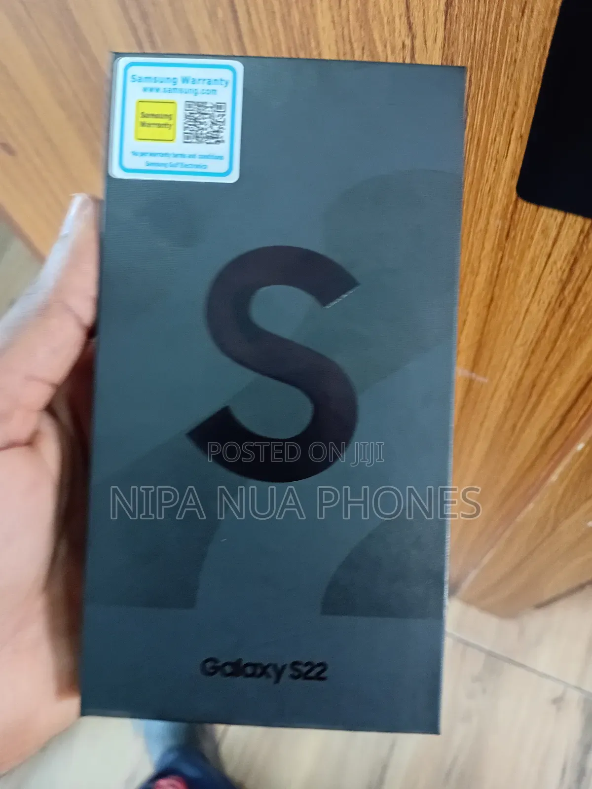 New Samsung Galaxy S22 5G 128 GB Gold