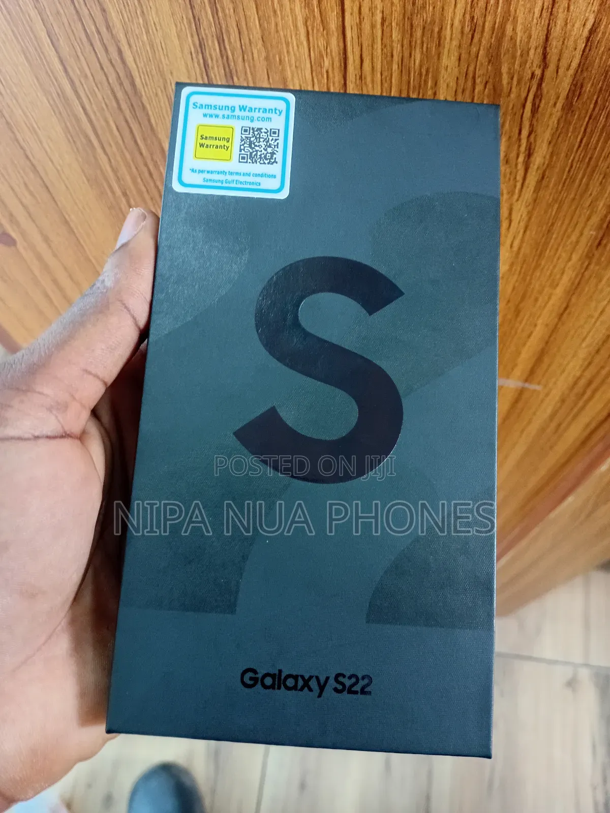 New Samsung Galaxy S22 5G 128 GB Gold