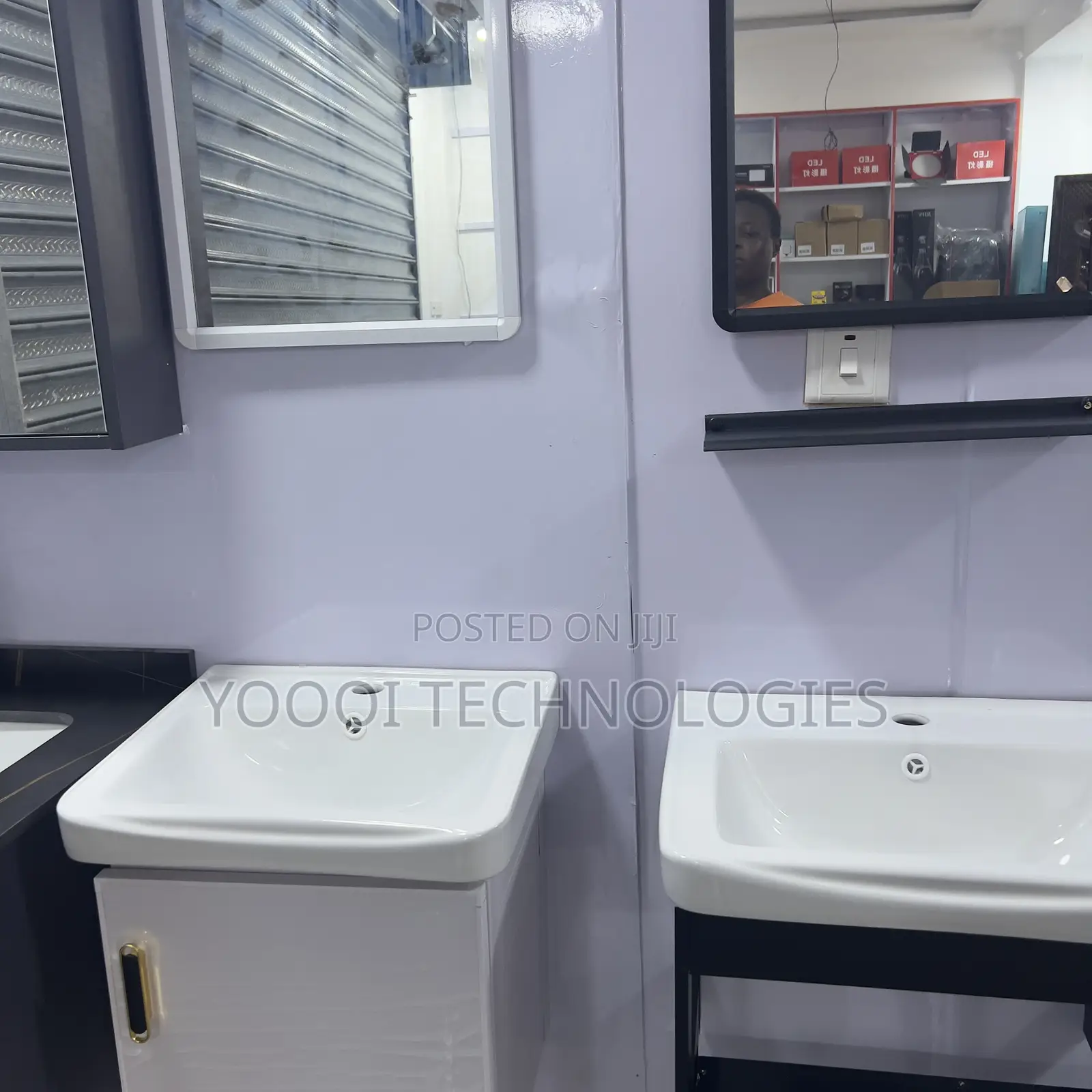 40cm White Cabinet Basin With Mirror