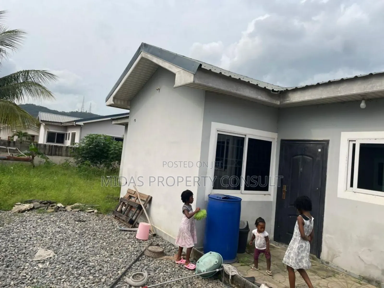 3bdrm House in Satellite, Amasaman for sale