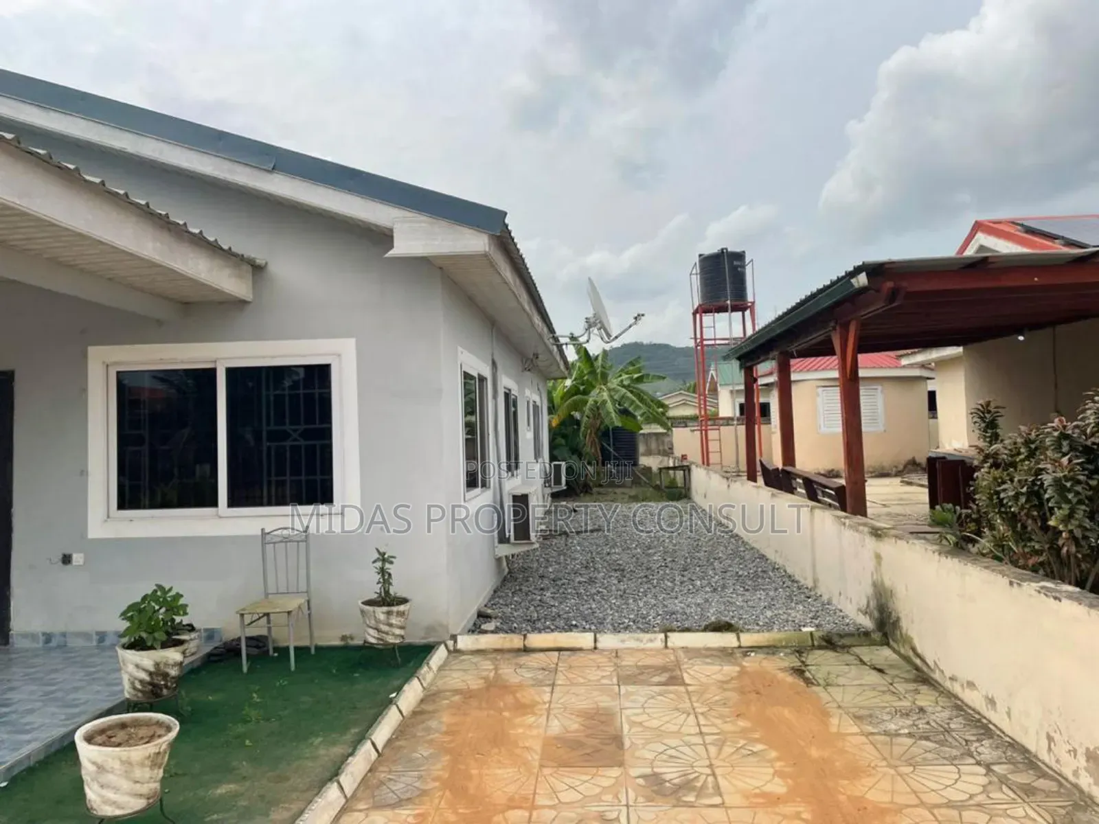 3bdrm House in Satellite, Amasaman for sale
