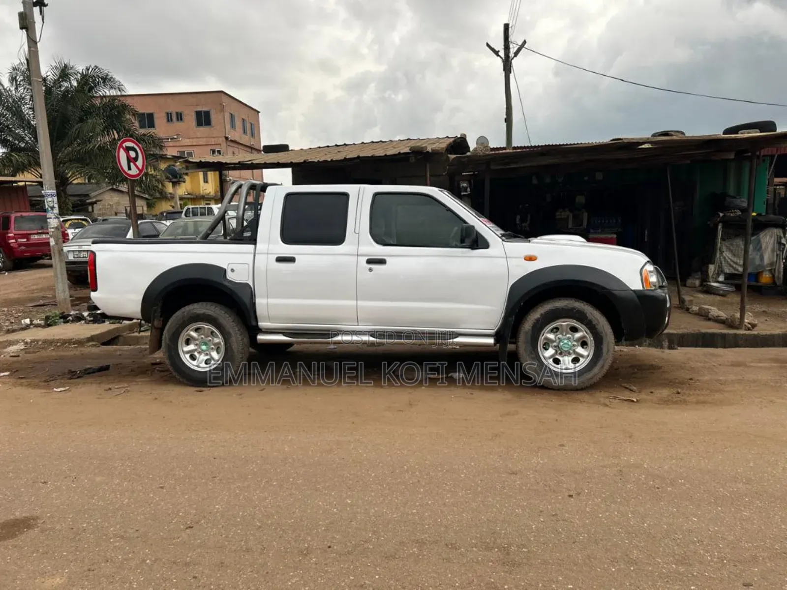 Nissan Pick-Up 2012 White