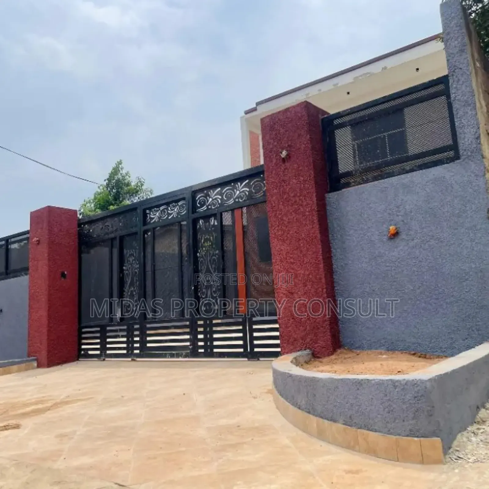 3bdrm House in Kwabenya for sale