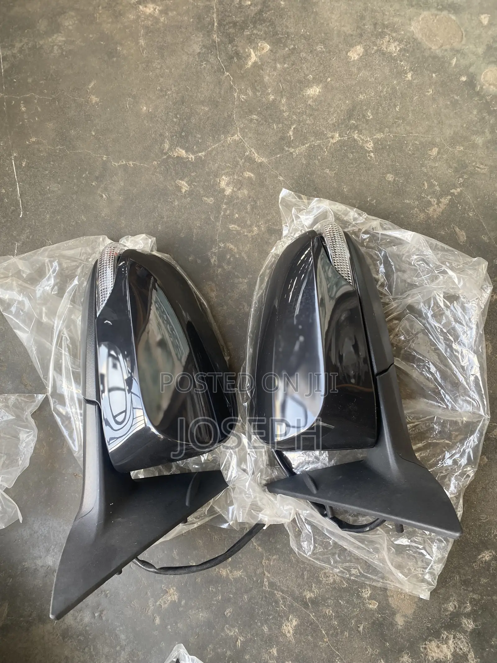Camry 2012,2013,2014 Side Mirror With Light Pair