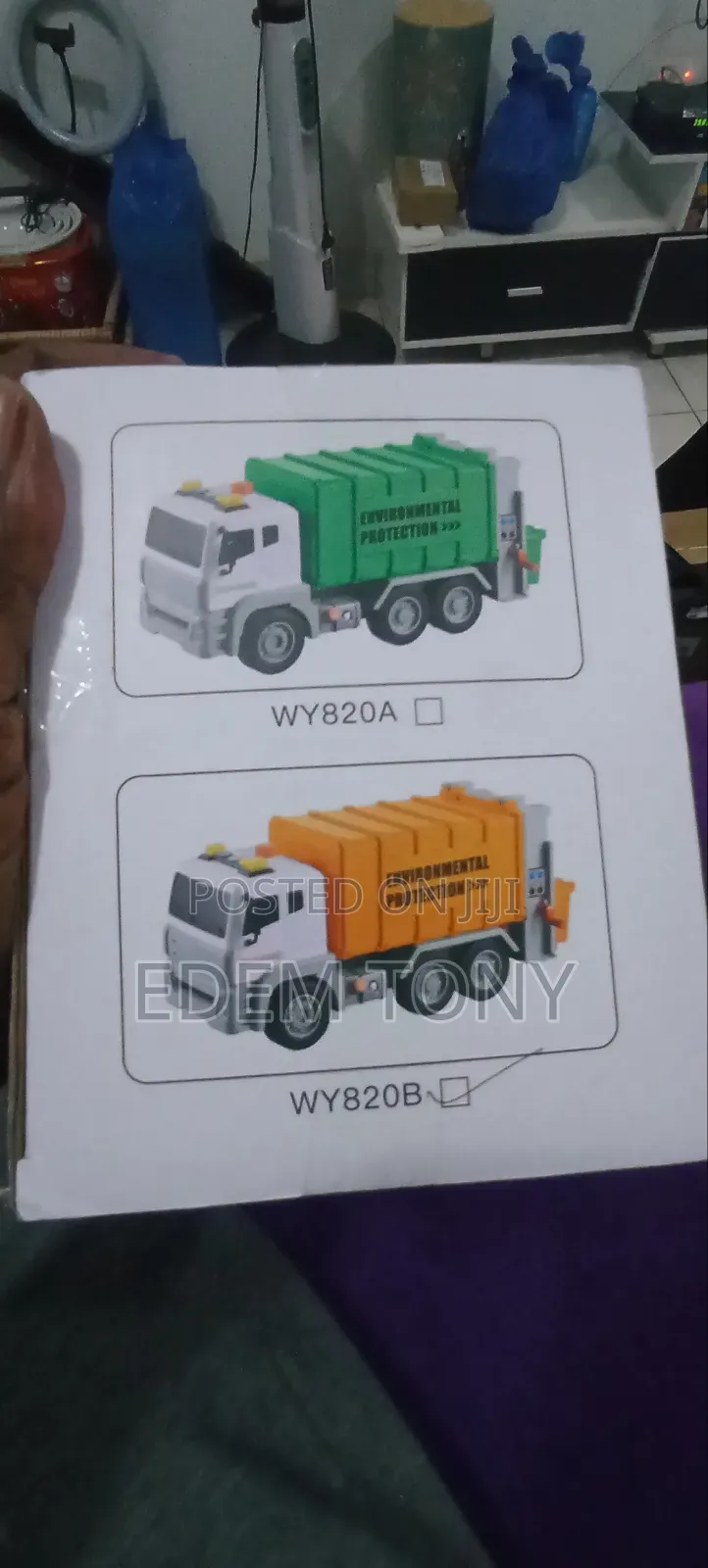 Friction-Powered Toy Sanitation Truck Designed for Kids
