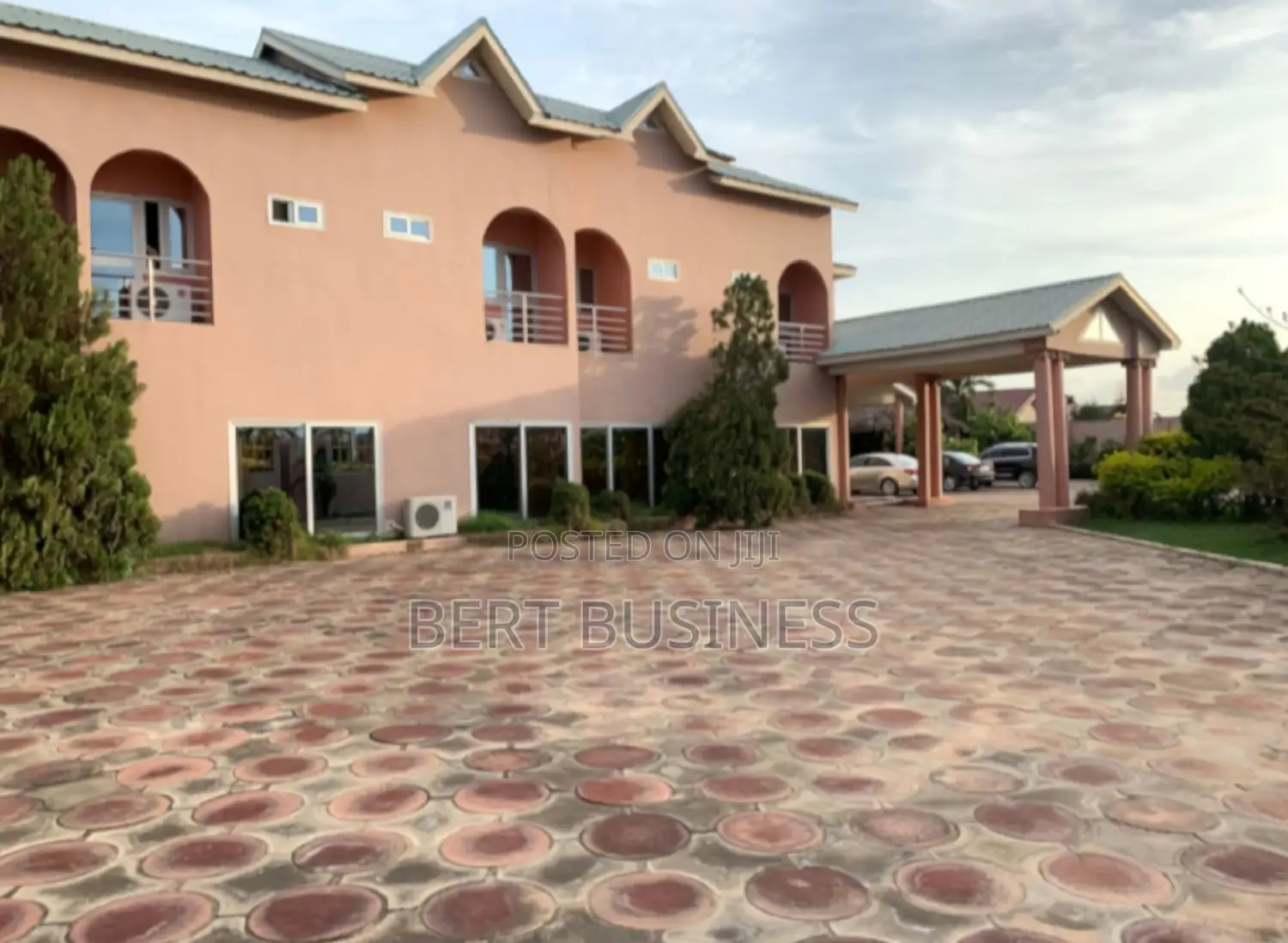 Furnished 1bdrm Apartment in West Hills Mall Area for rent