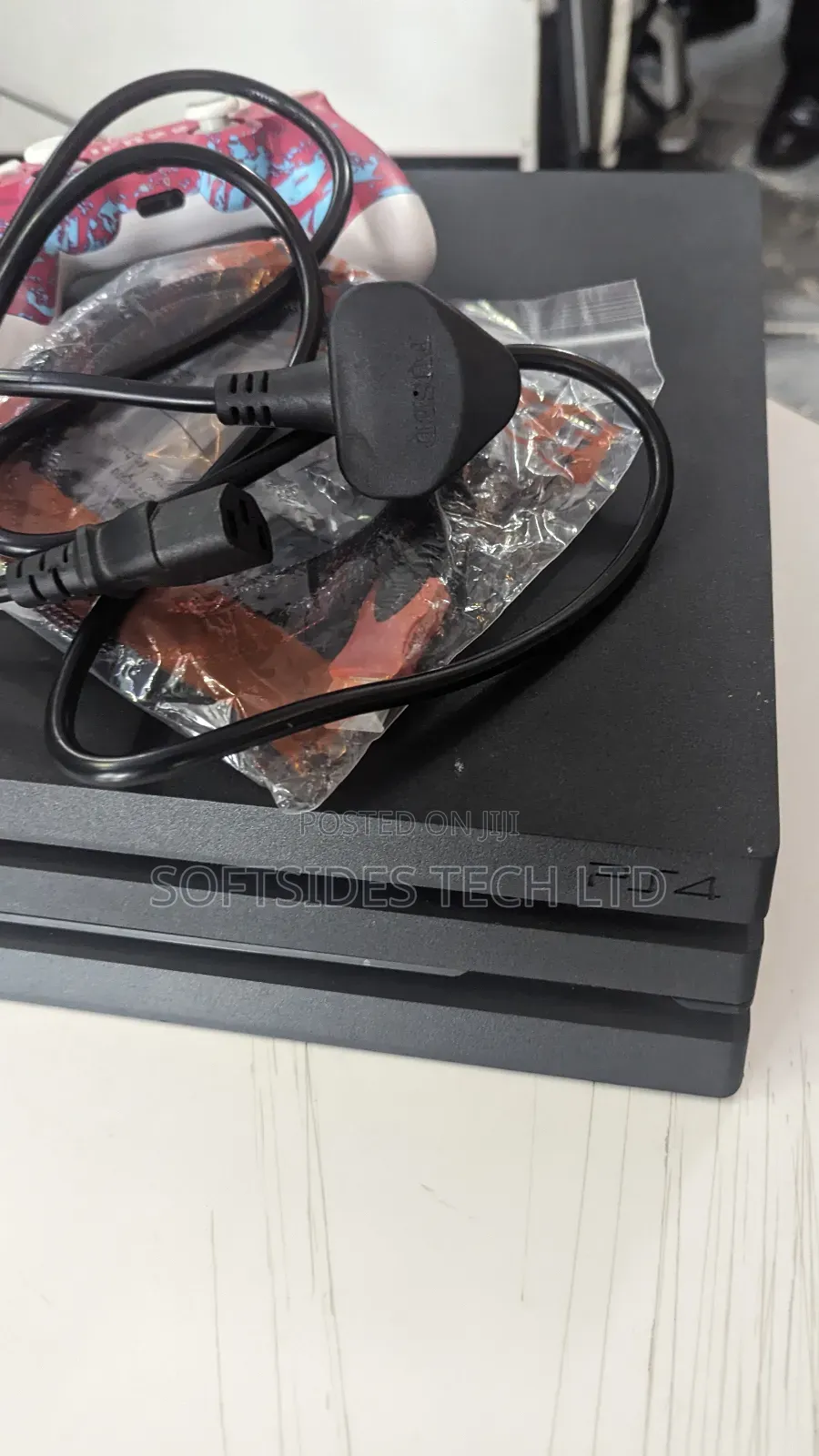 Powerful Playstation 4 Pro, 1tb Console Comes With 2 Pads And 17 Games