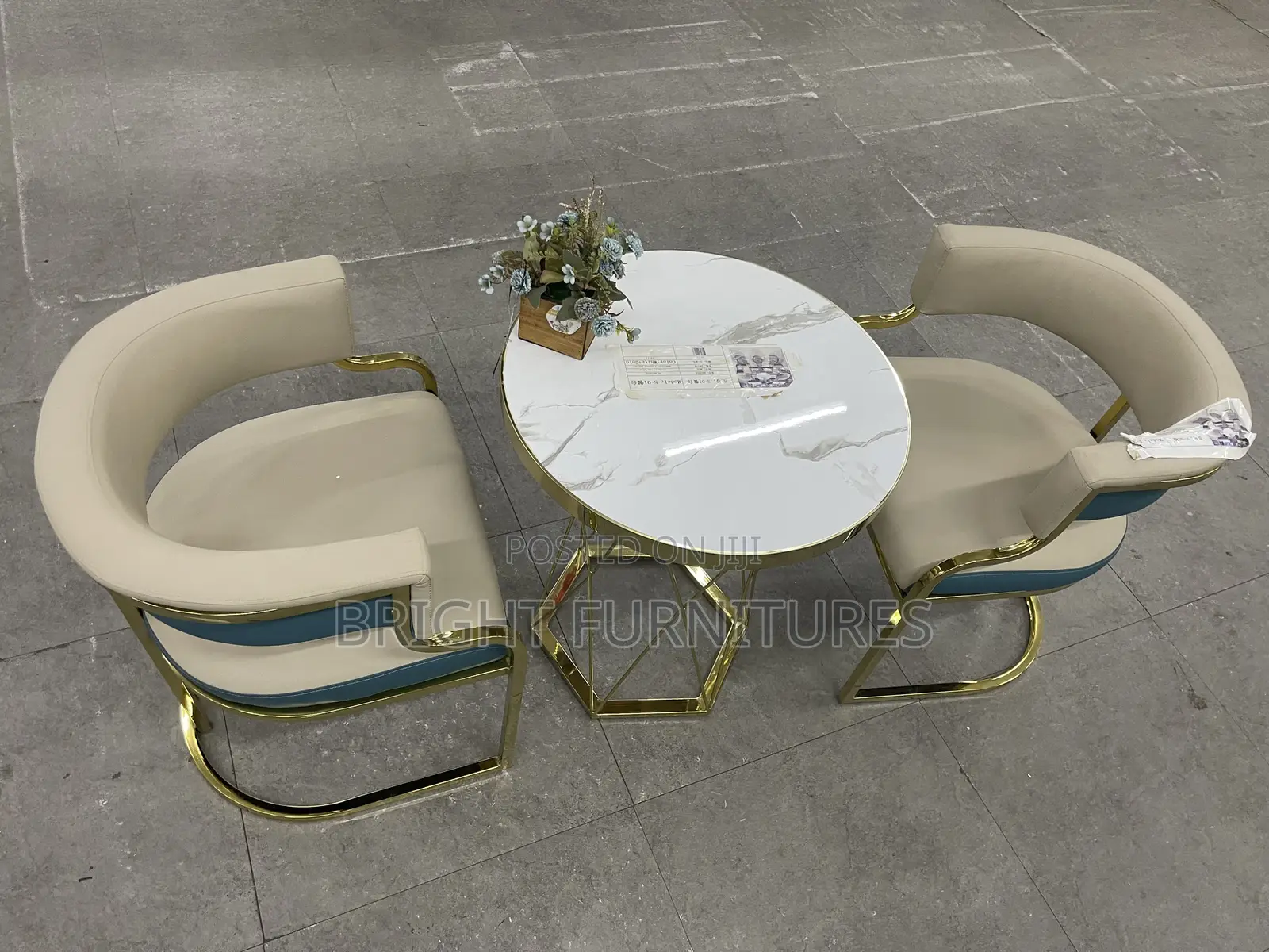 Luxury Imported Coffee Table With 2 Chairs
