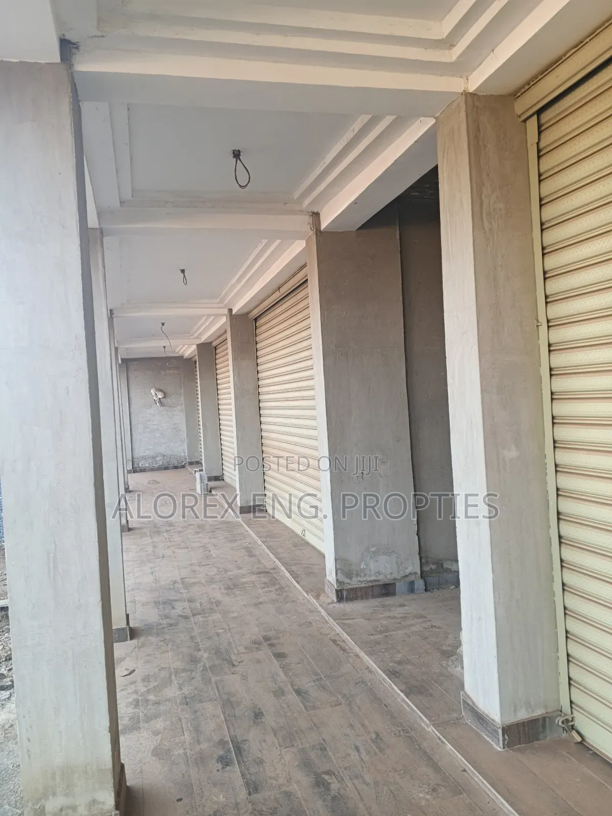 Shop for Rent at Fafraha
