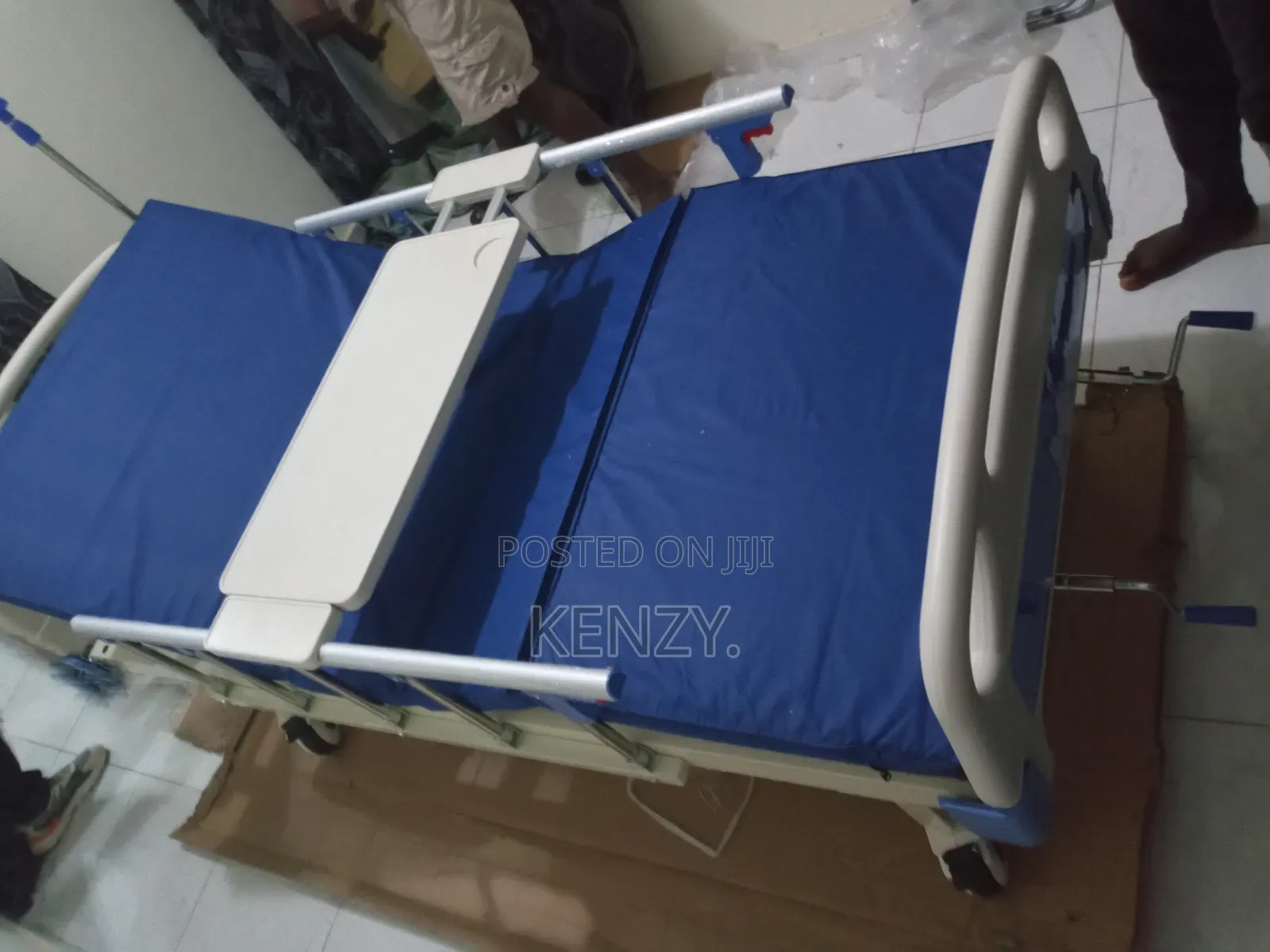 Hospital Bed (2 Crank)