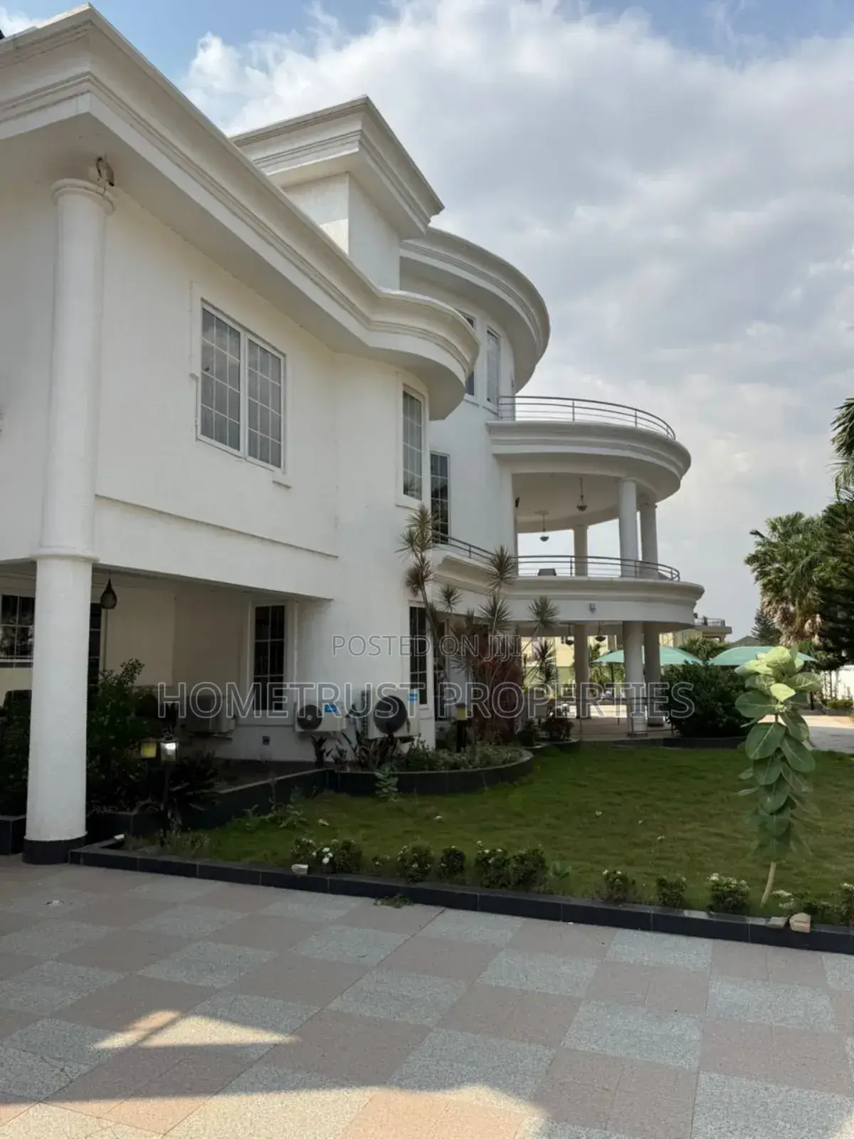 6bdrm Mansion in Hometrust Properties, East Legon for sale