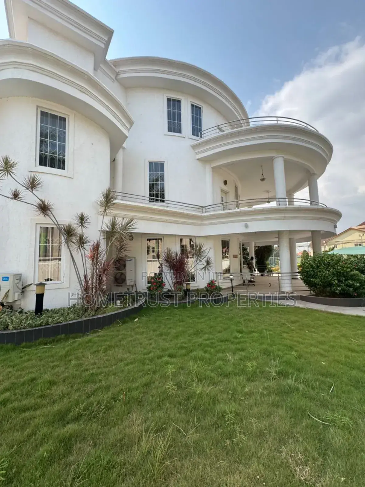 6bdrm Mansion in Hometrust Properties, East Legon for sale